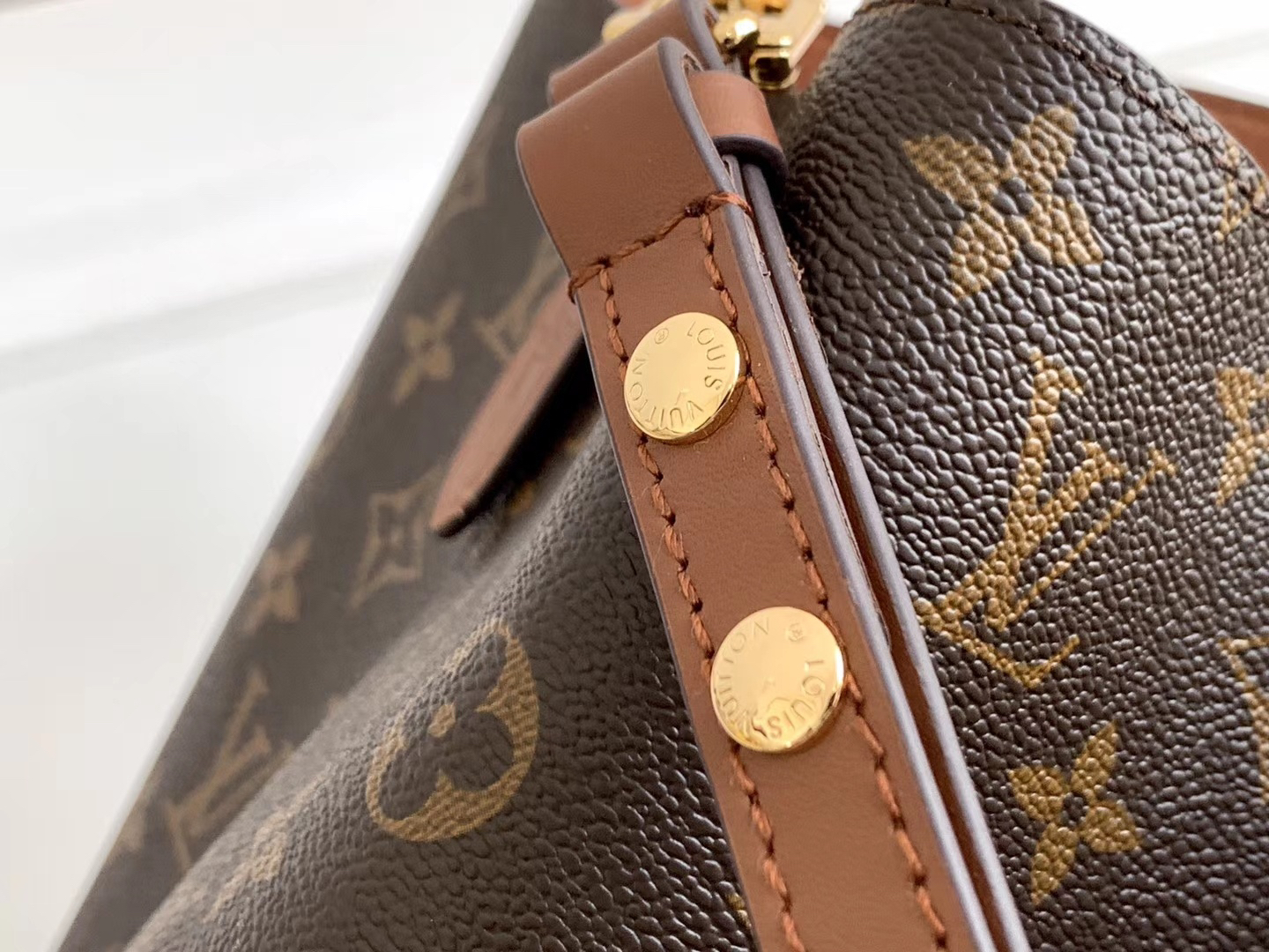 Louis Vuitton Néonoé Bucket Bag - Image 8