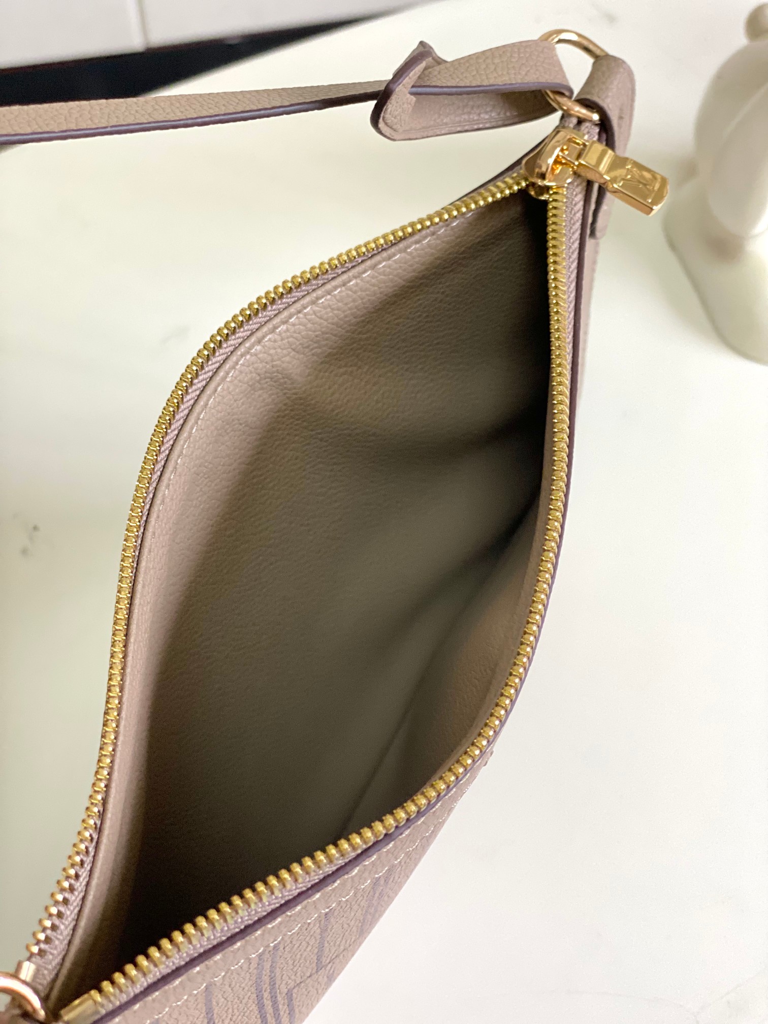 Louis Vuitton Neverfull MM Damier Azur Canvas Tote Bag - Image 8