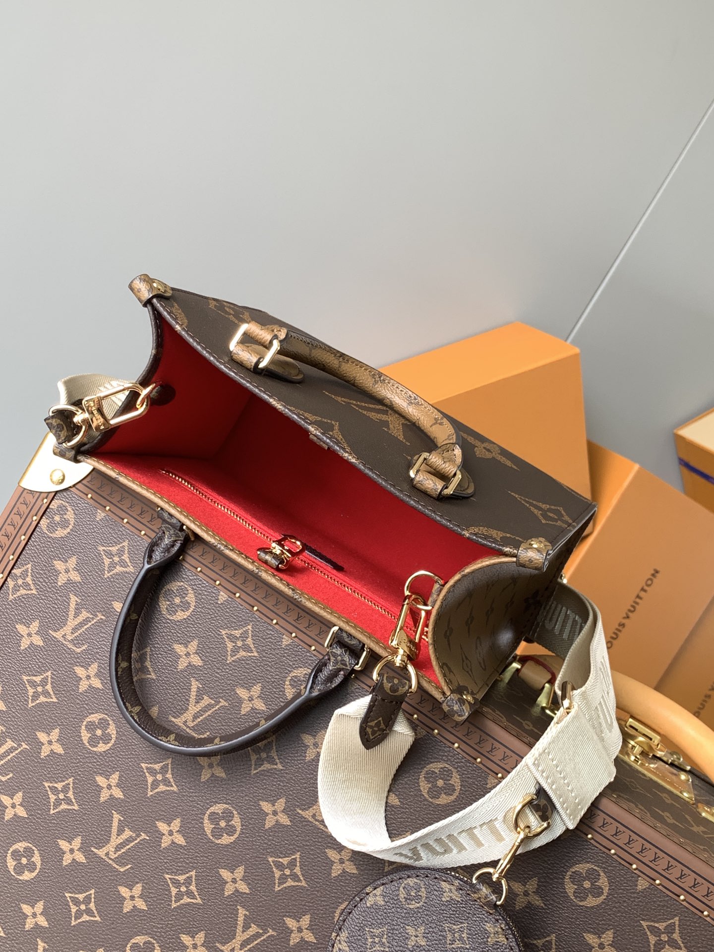 Louis Vuitton OnTheGo Small Handbag M46373 - Image 8