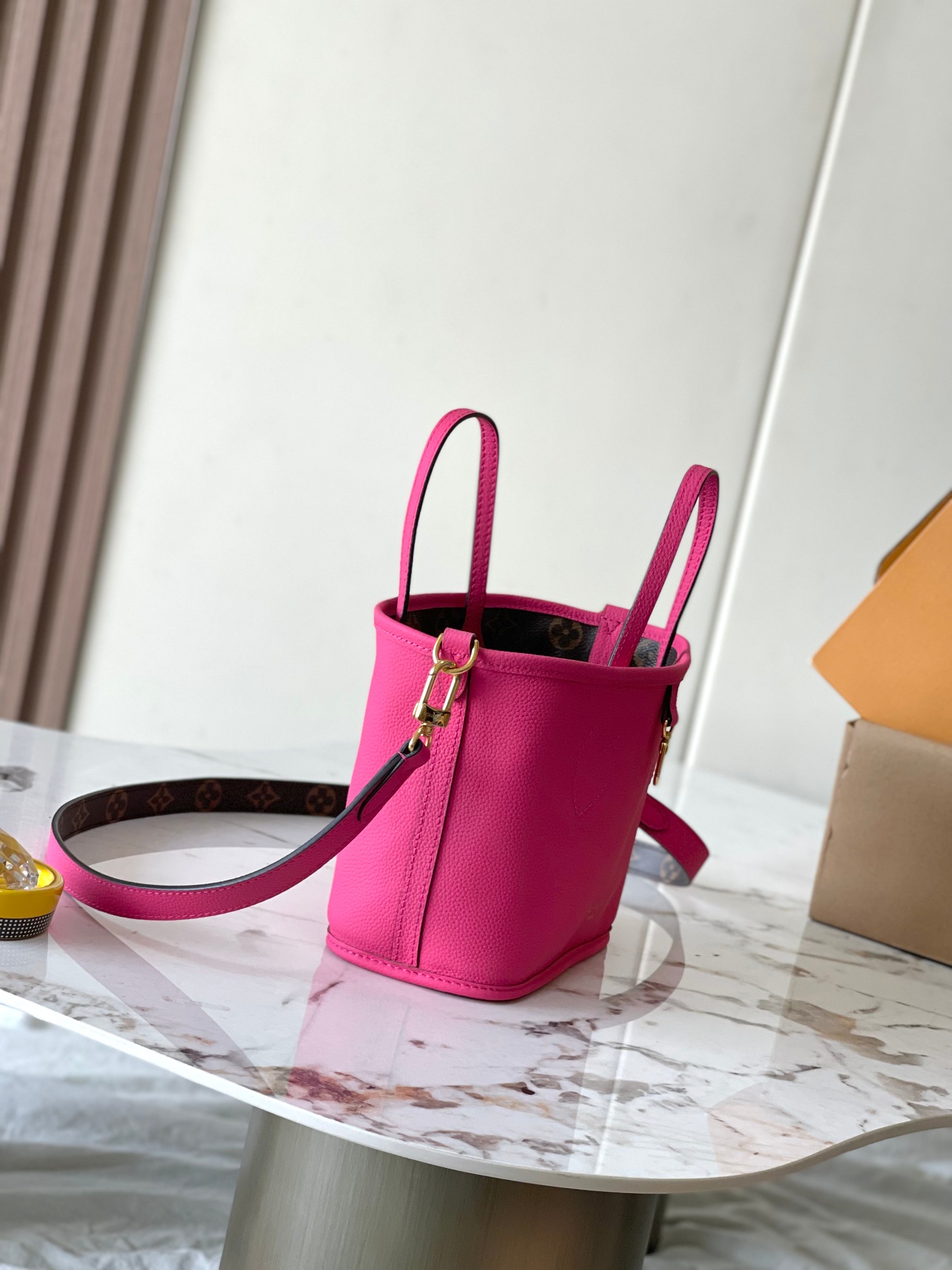 Neverfull Bandouliere Inside Out BB Handbag - Image 8