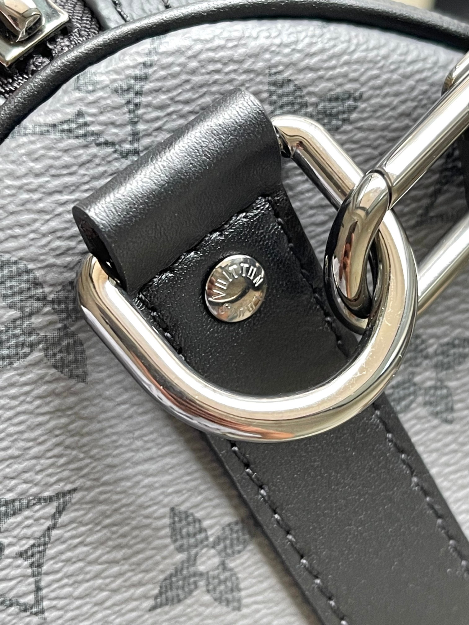 Louis Vuitton Keepall Bandoulière 35 Travel Bag - Image 8