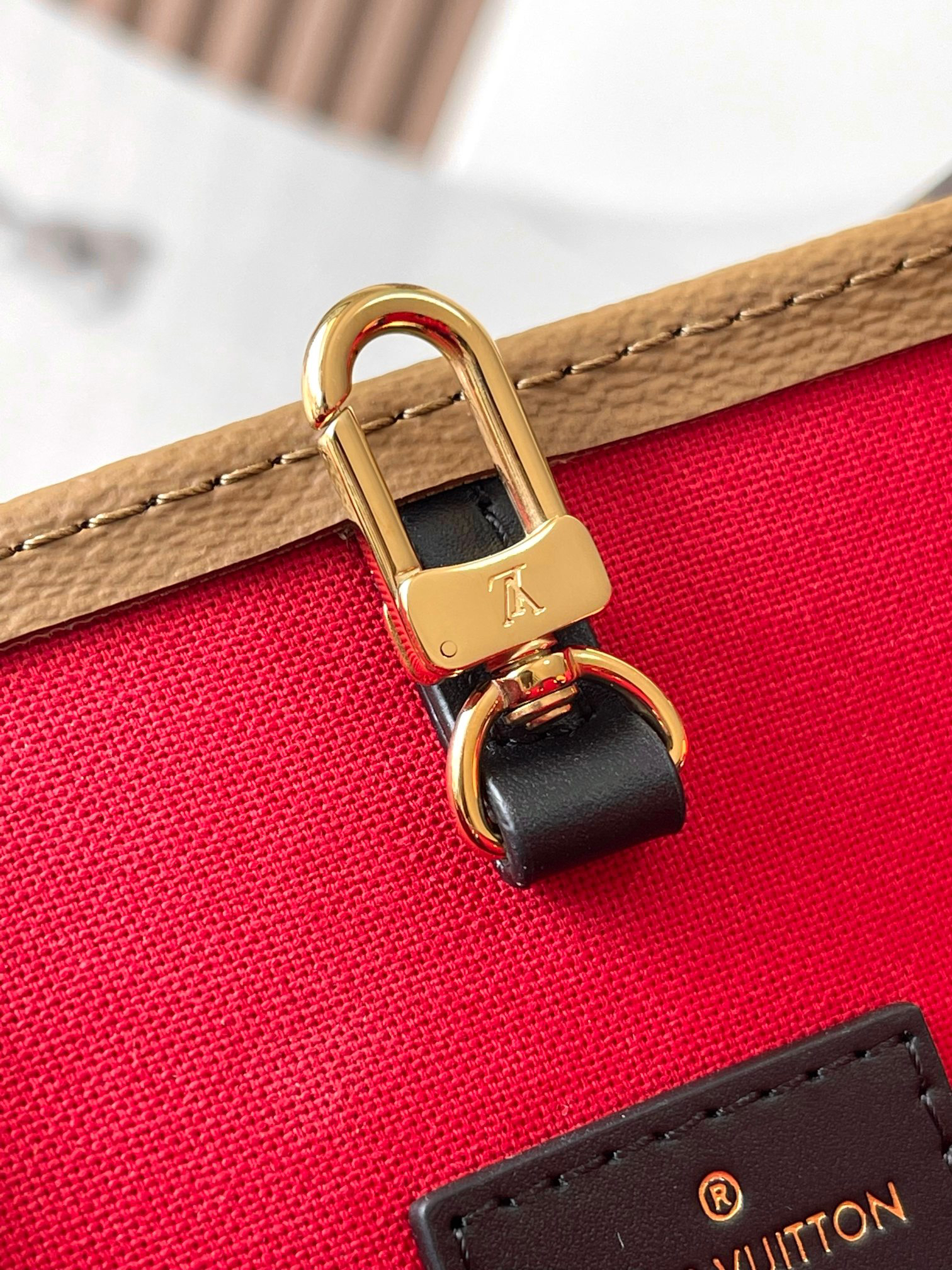 Louis Vuitton Onthego Large Handbag - Image 8