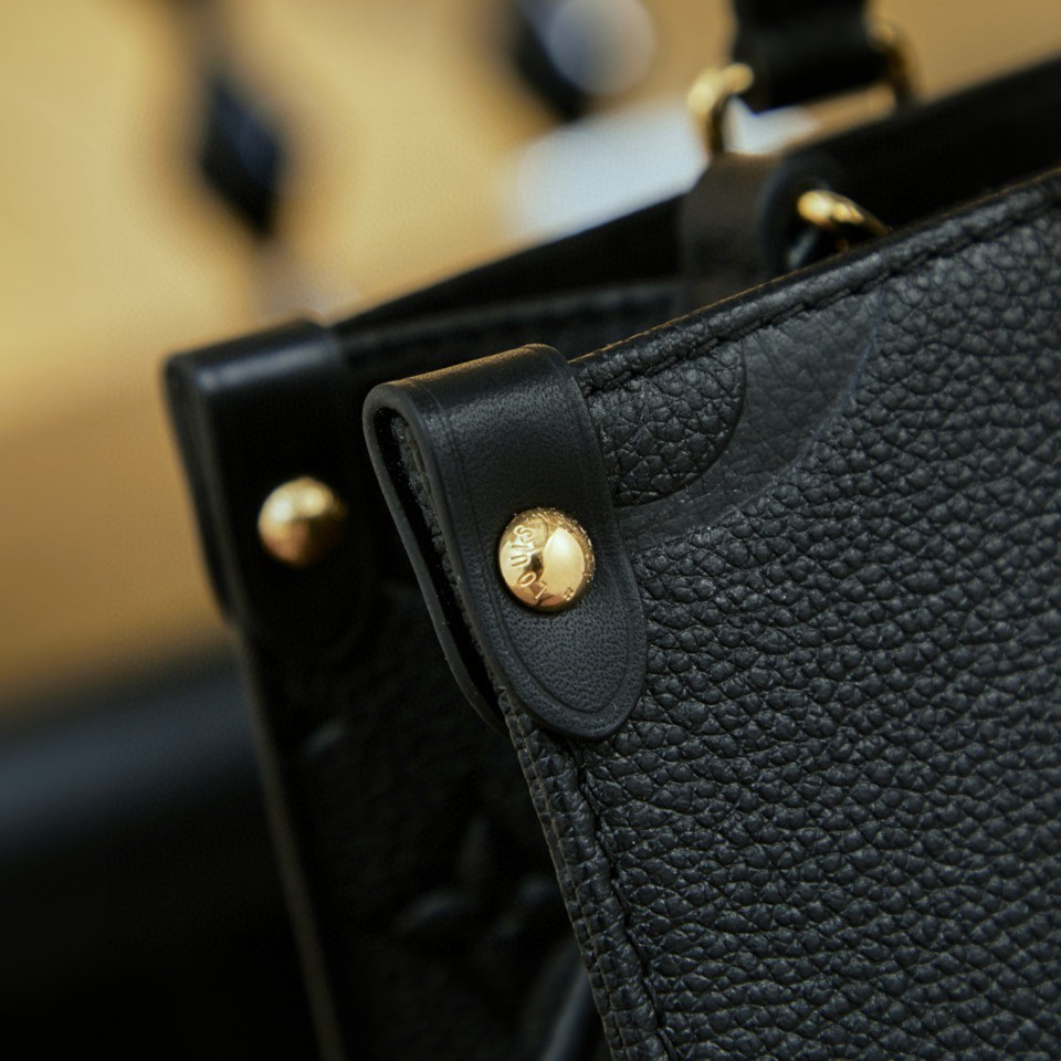 Louis Vuitton OnTheGo Small Tote Bag M45653 - Image 8