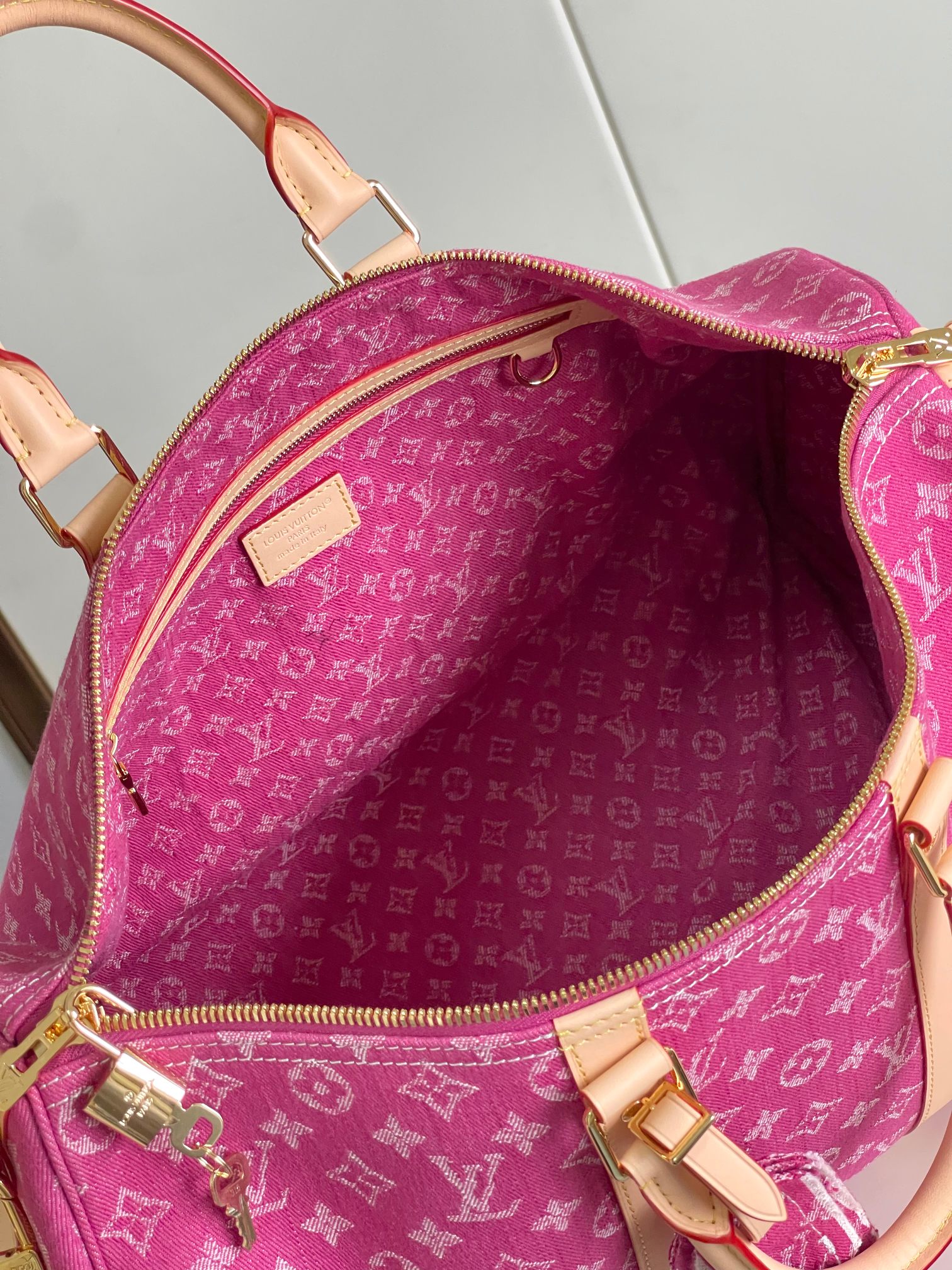 Louis Vuitton Keepall Bandoulière 45 Travel Bag - Image 8