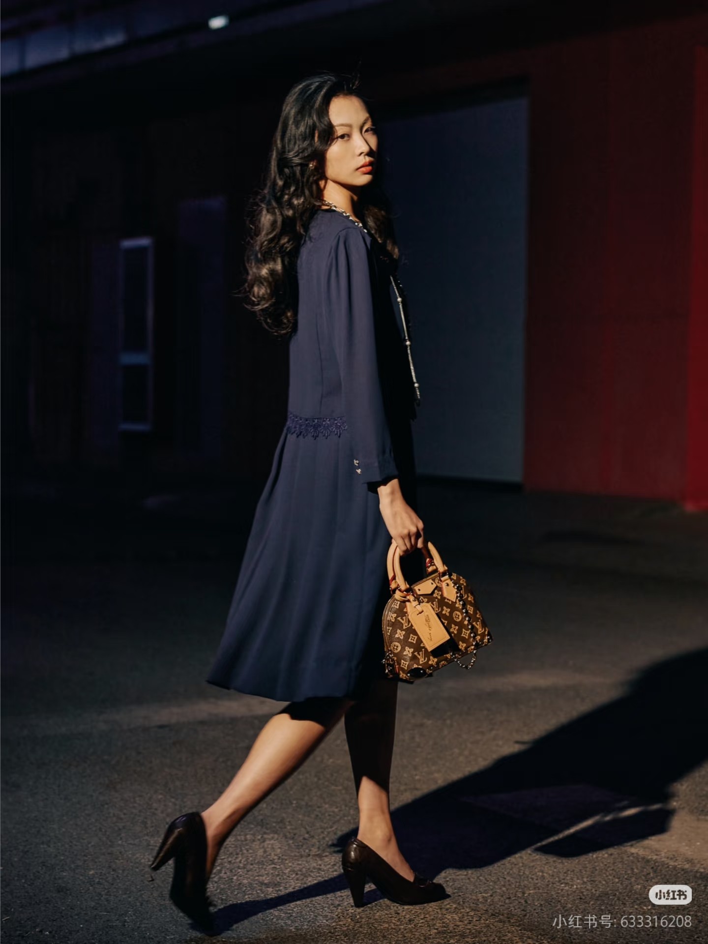 Alma Trunk BB Handbag – Model M28105 - Image 8