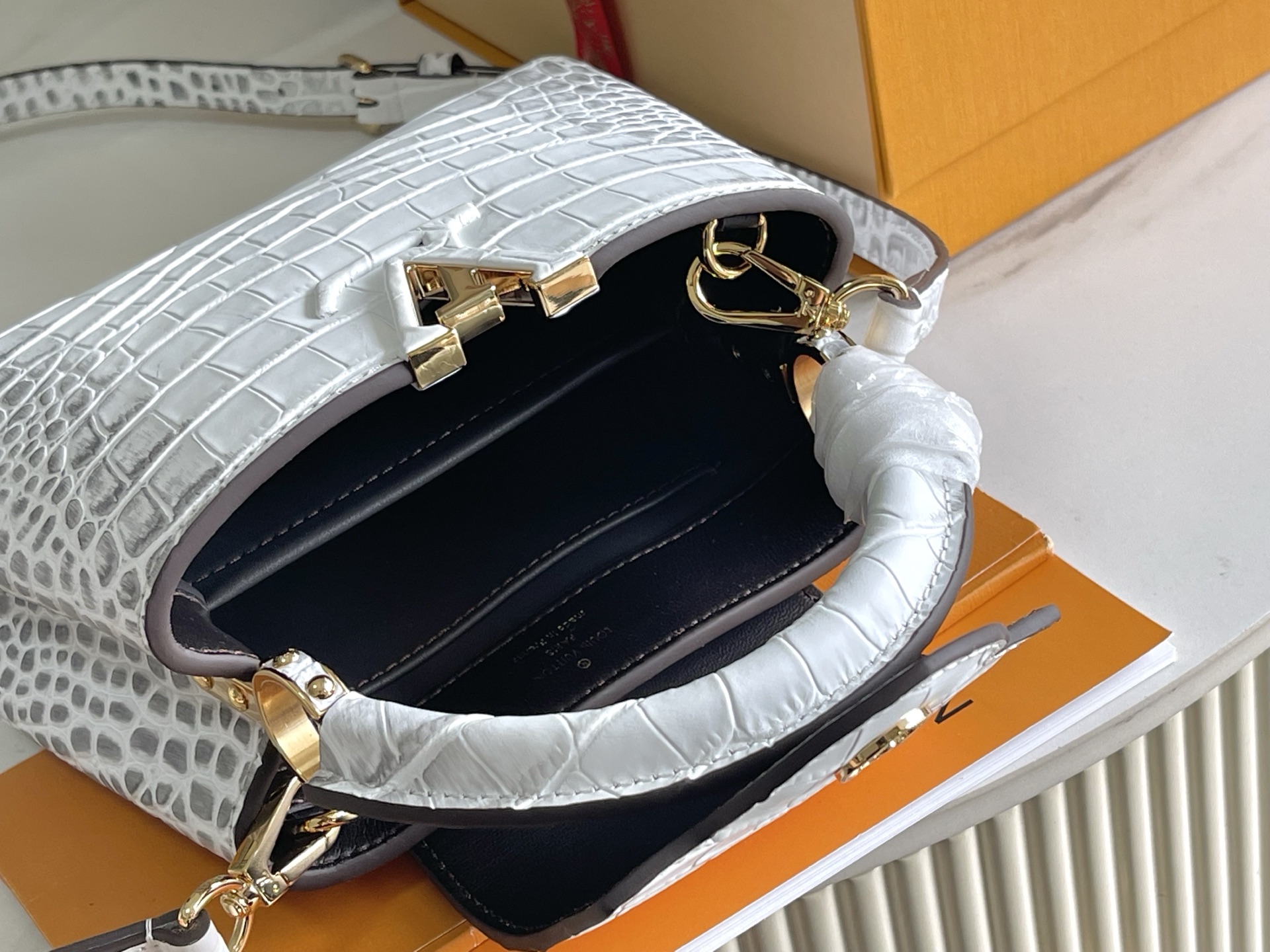 Louis Vuitton Capucines Mini Handbag in White Crocodile-Embossed Leather - Image 8