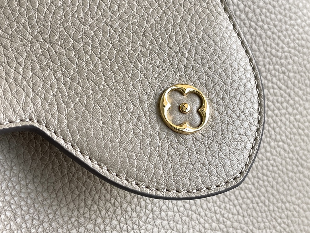 Louis Vuitton Capucines Handbag M94428, Elephant Gray, Medium Gold-Tone Hardware - Image 8