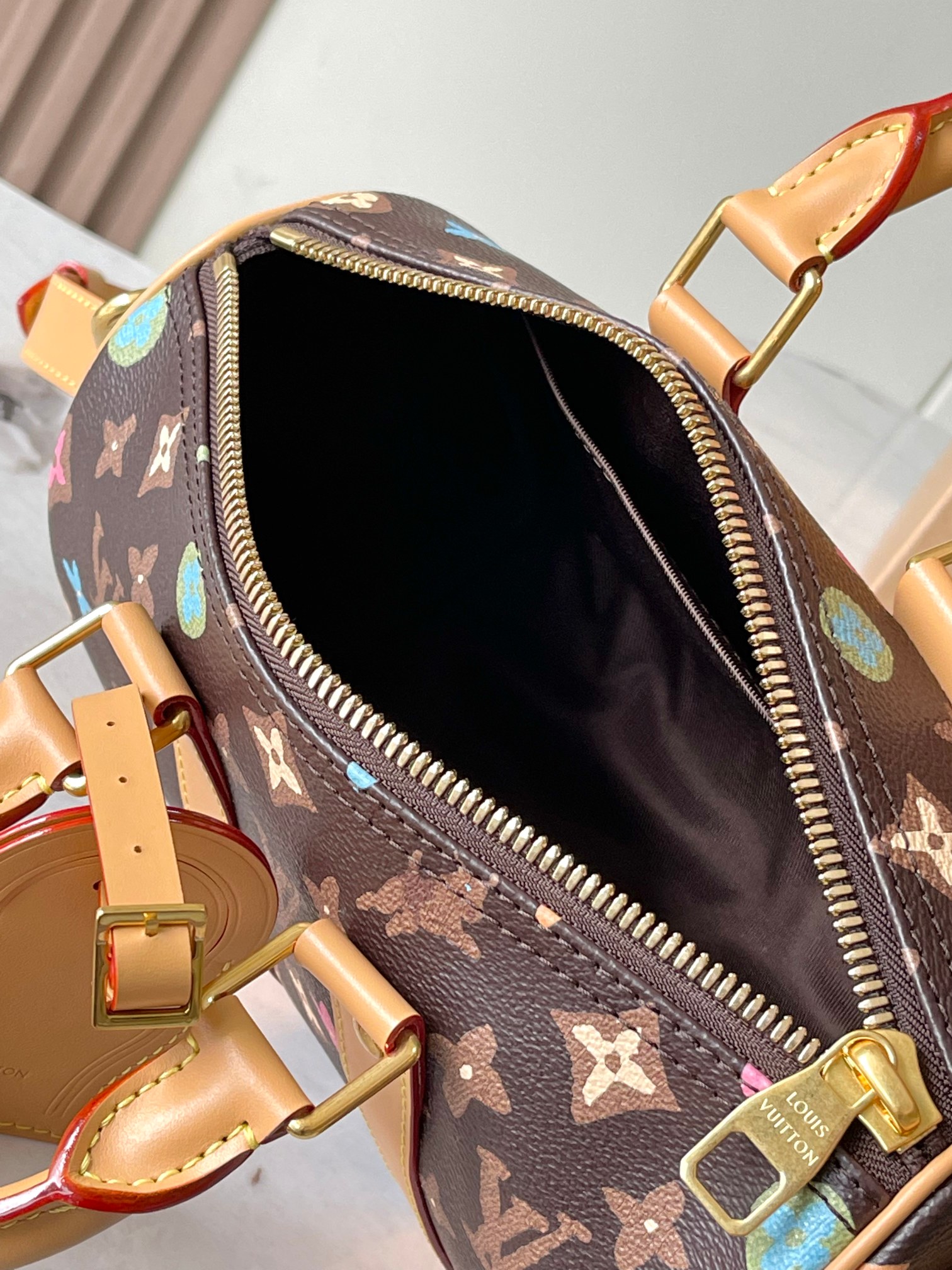 Louis Vuitton Keepall 25 Handbag - Image 8