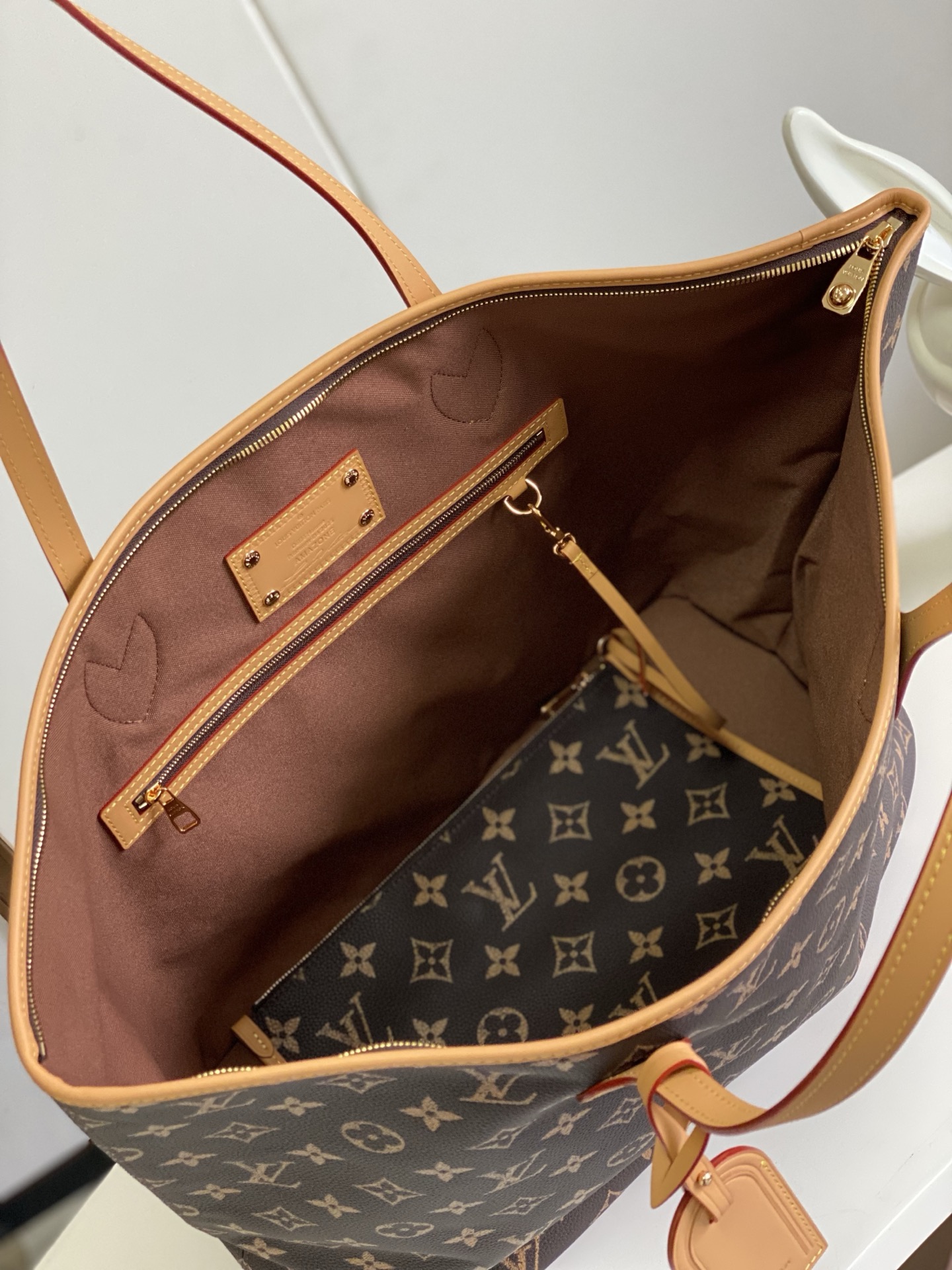 Nevereverfull Monogram Cowhide Leather Tote Bag - Image 8