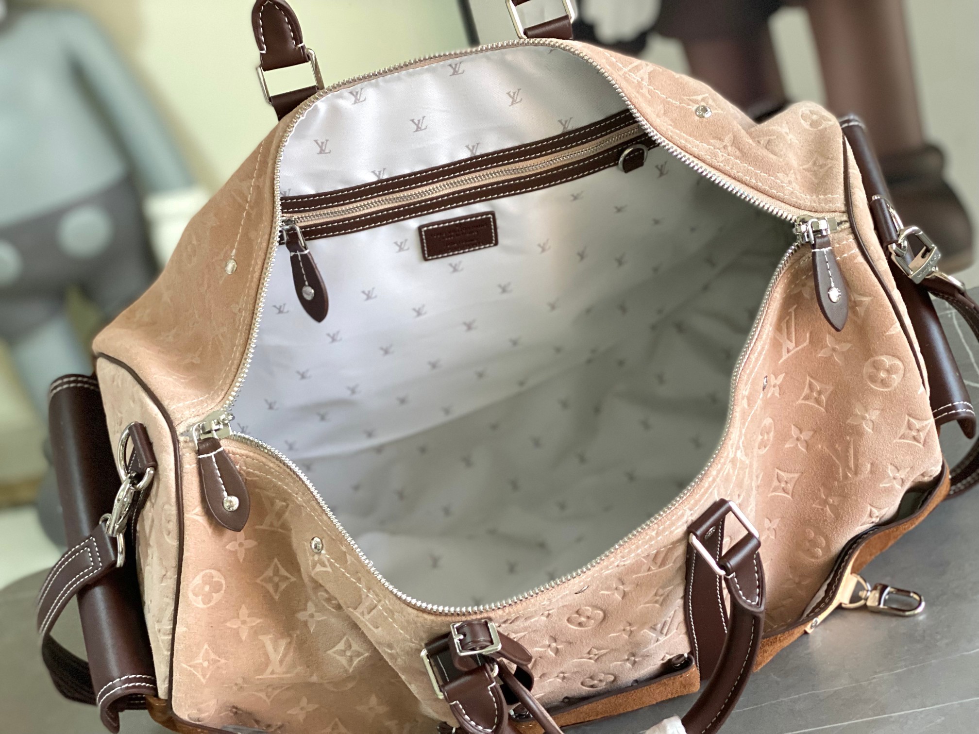 Louis Vuitton Keepall Bandoulière 50 Travel Bag - Image 8