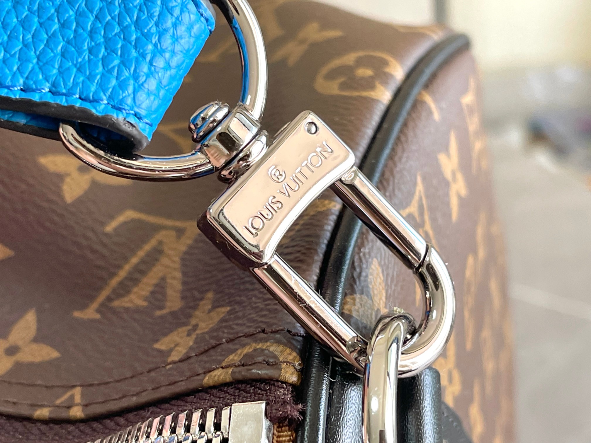 Louis Vuitton Keepall 45 Travel Bag in Monogram Eclipse Canvas - Image 8