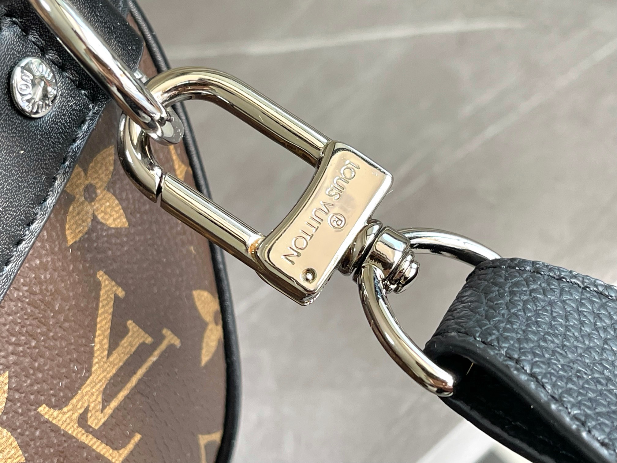 Louis Vuitton Keepall 45 Travel Bag in Monogram Eclipse Canvas - Image 8