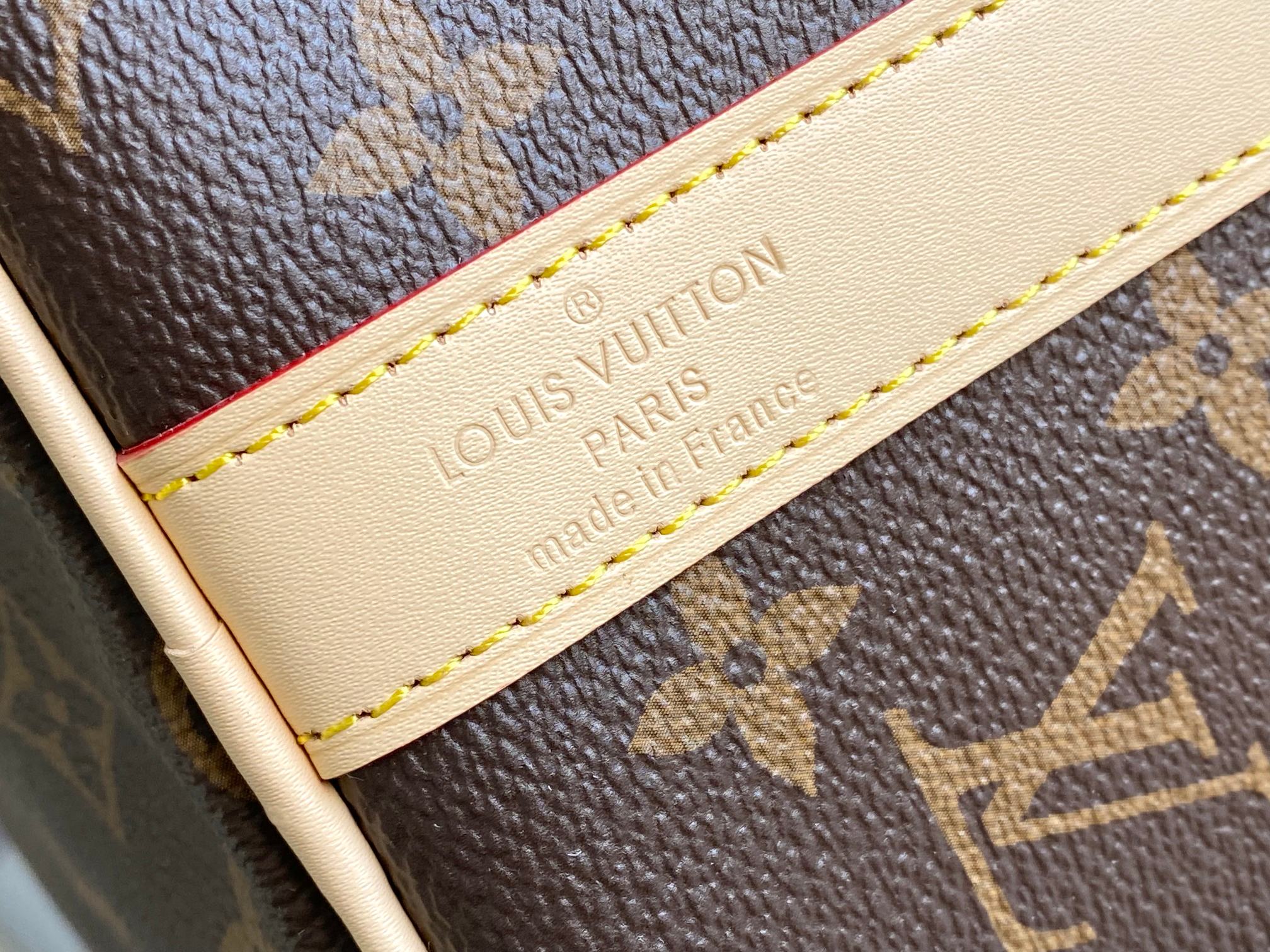 Louis Vuitton Keepall 45 Travel Bag in Monogram Canvas - Image 8