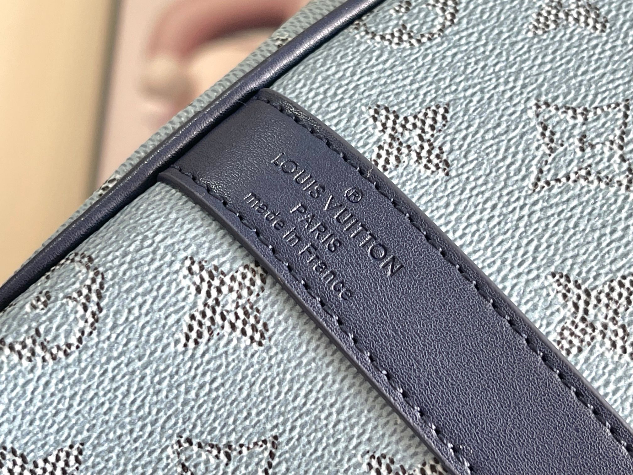 Louis Vuitton Keepall Bandoulière 50 Travel Bag - Image 8
