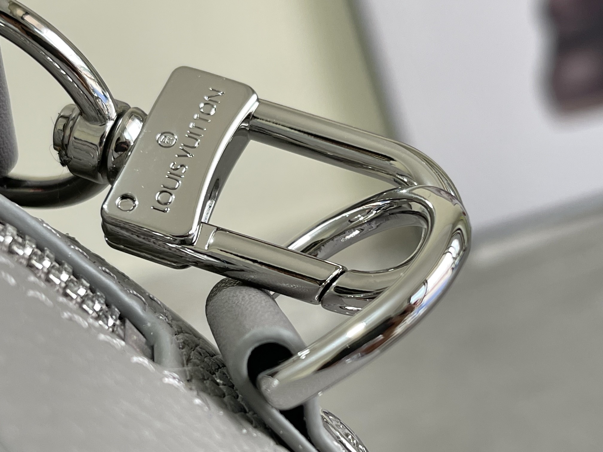 Louis Vuitton City Keepall Bag - Image 8