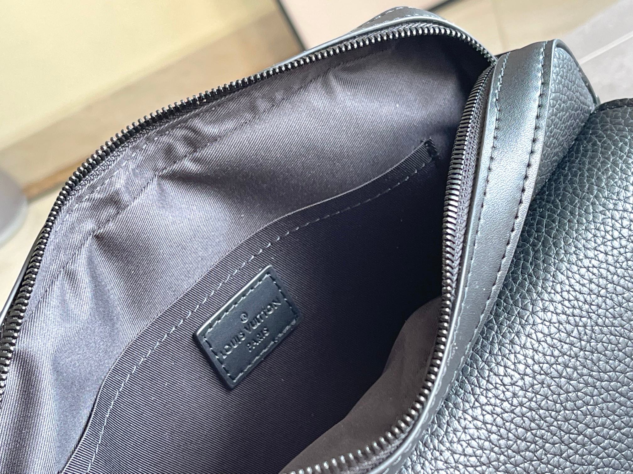 Louis Vuitton Fastline Messenger Bag M22482 - Image 8