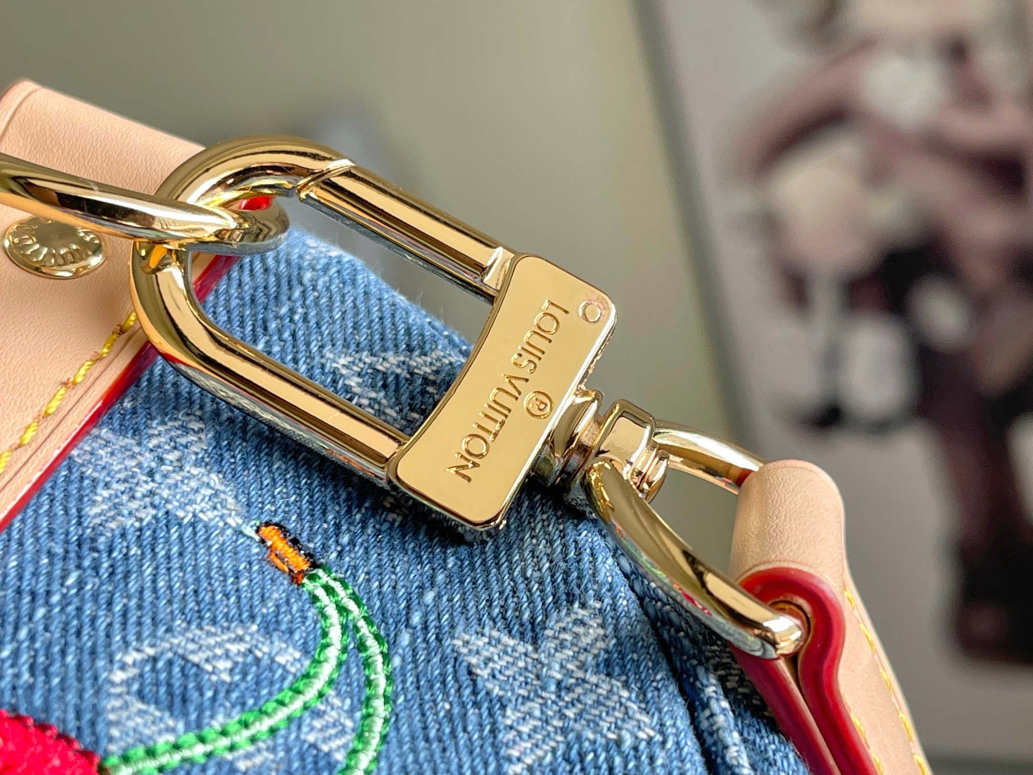 Louis Vuitton Keepall Bandoulière 45 Travel Bag - Image 8