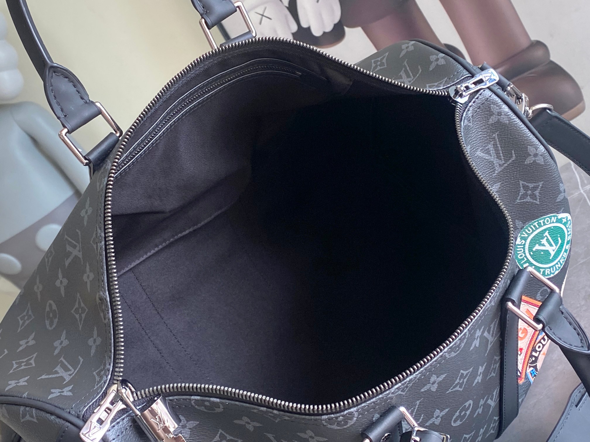 Louis Vuitton Keepall Bandoulière 45 Travel Bag - Image 8