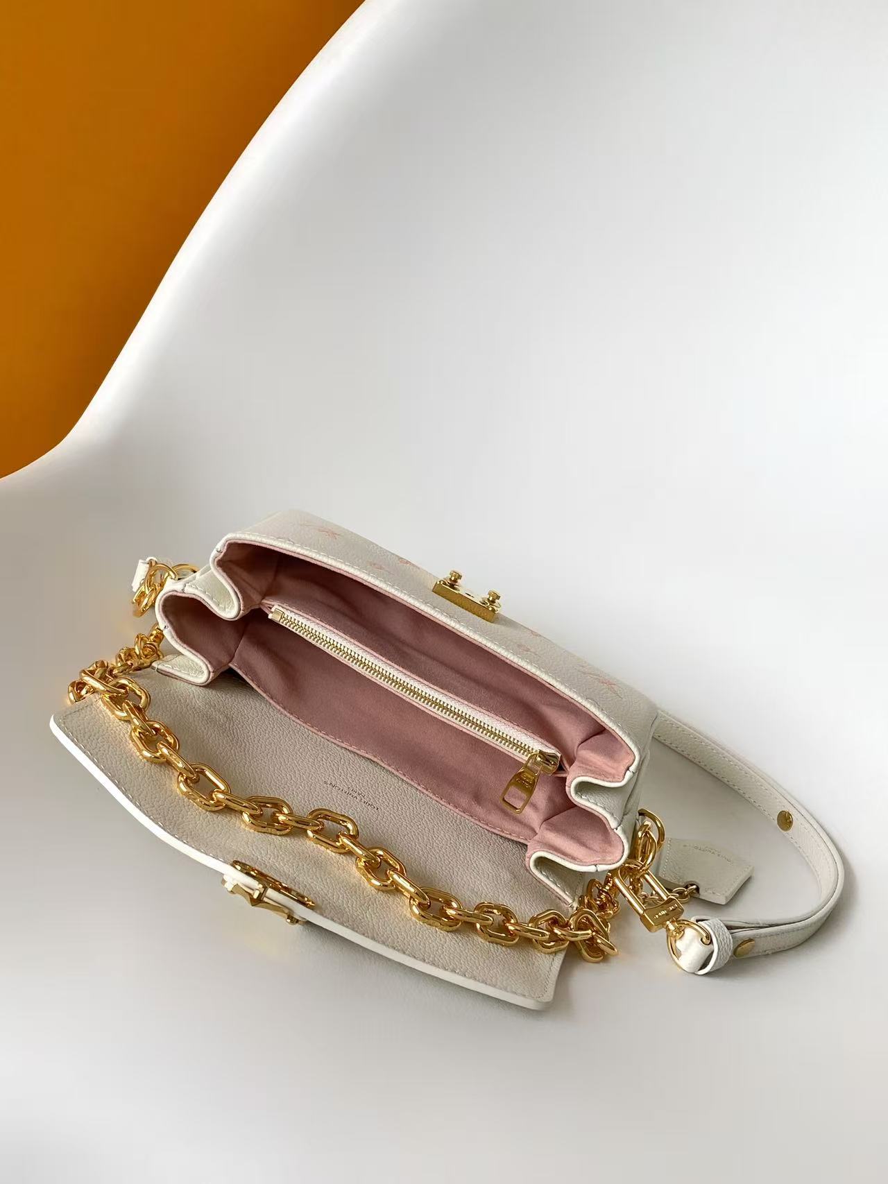 Louis Vuitton Pochette Métis East West Handbag in Monogram Empreinte Leather - Image 8