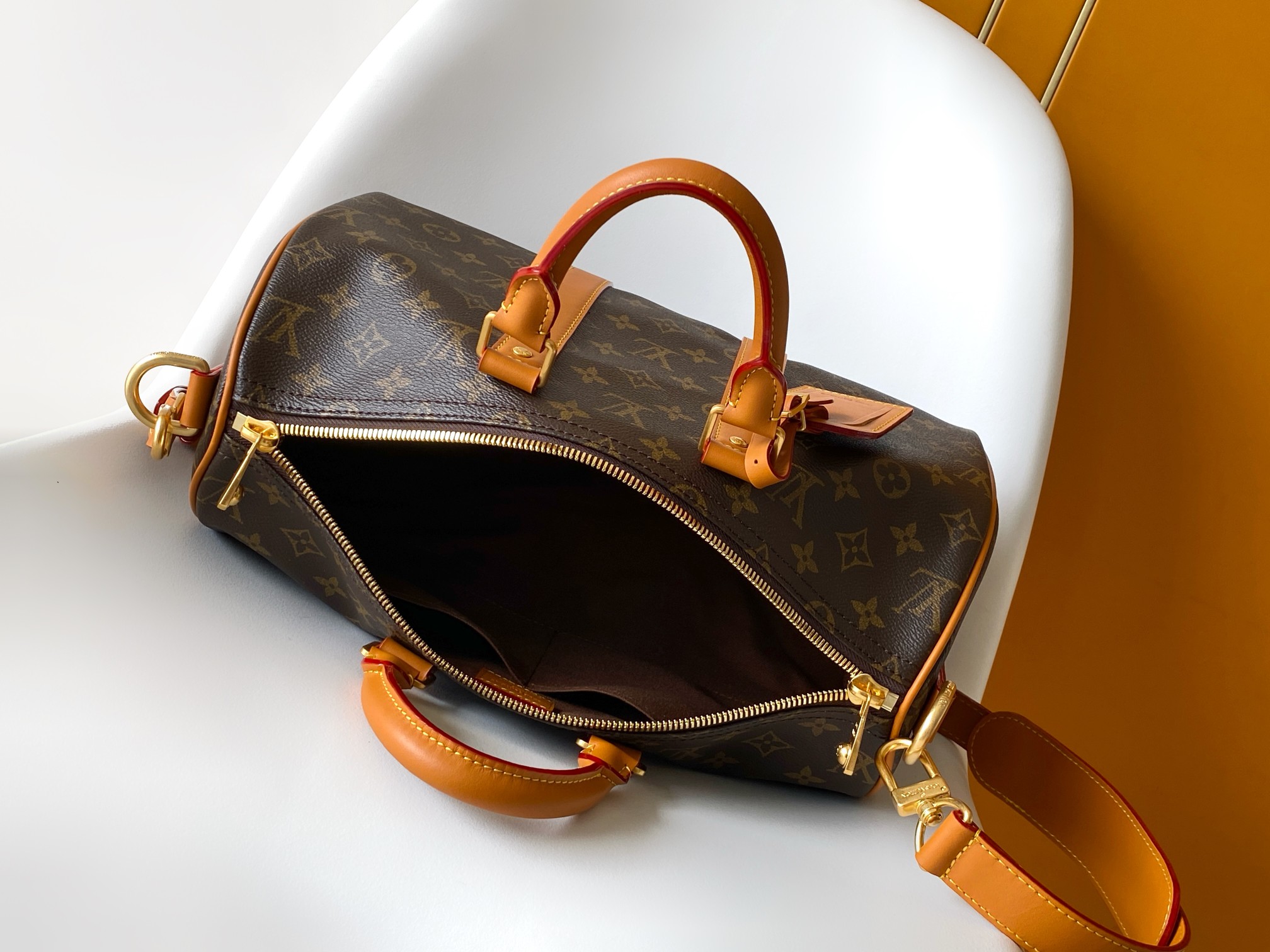 Keepall Bandoulière 35 Travel Bag - Image 8