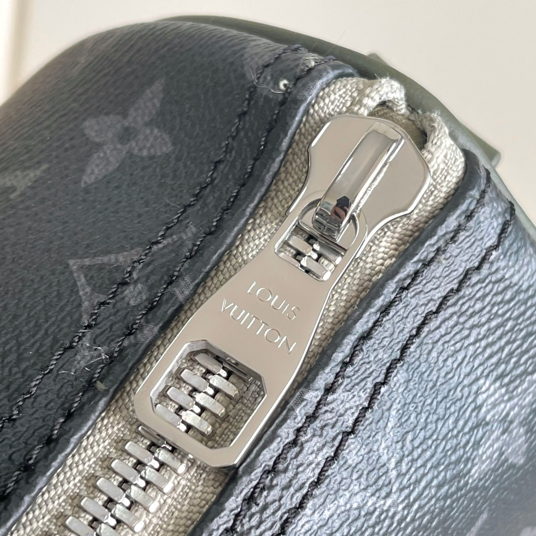 Keepall Bandoulière 25 Travel Bag in Monogram Eclipse Canvas - Image 8