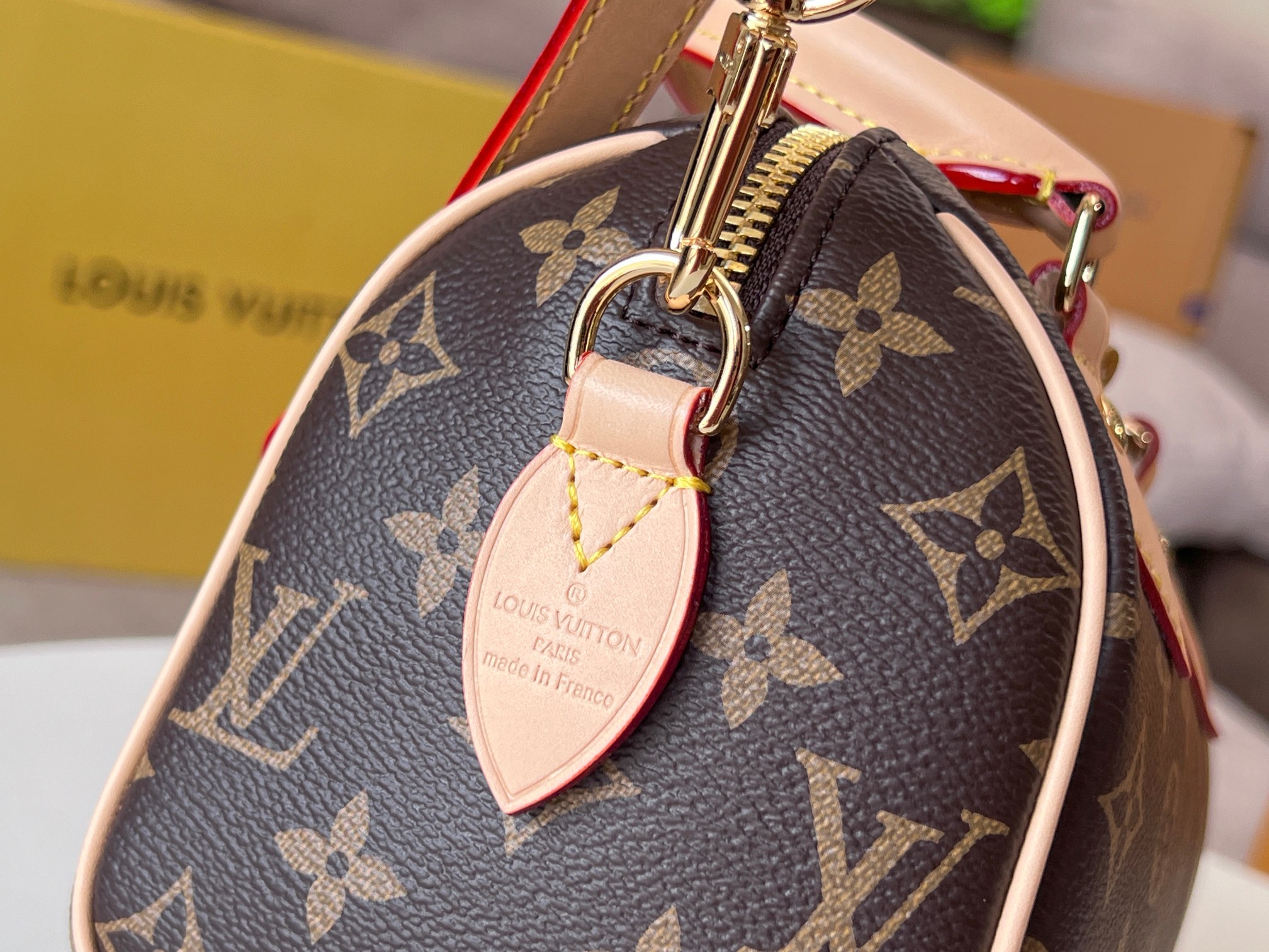 Speedy Bandoulière 20 Shoulder Bag - Image 8