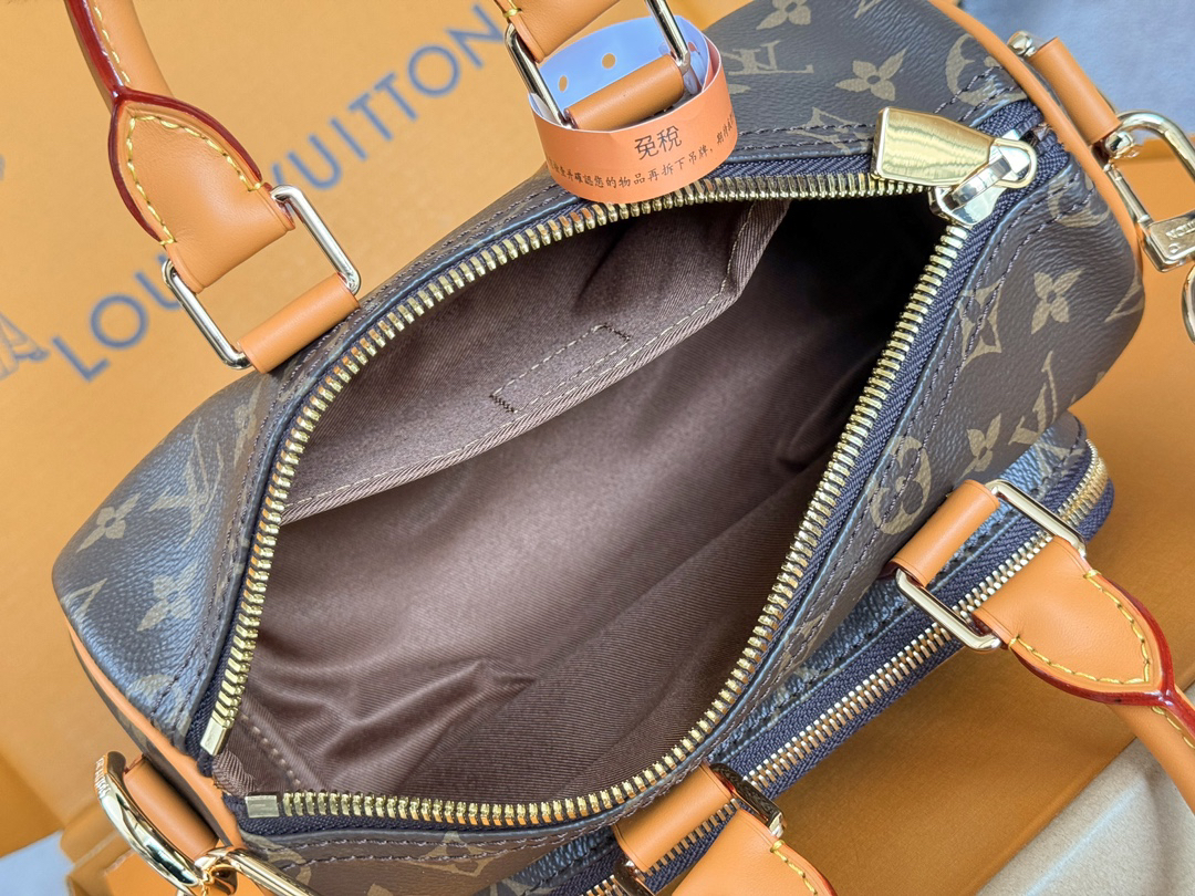 Louis Vuitton Keepall 25 Cargo Handbag in Monogram Canvas - Image 8