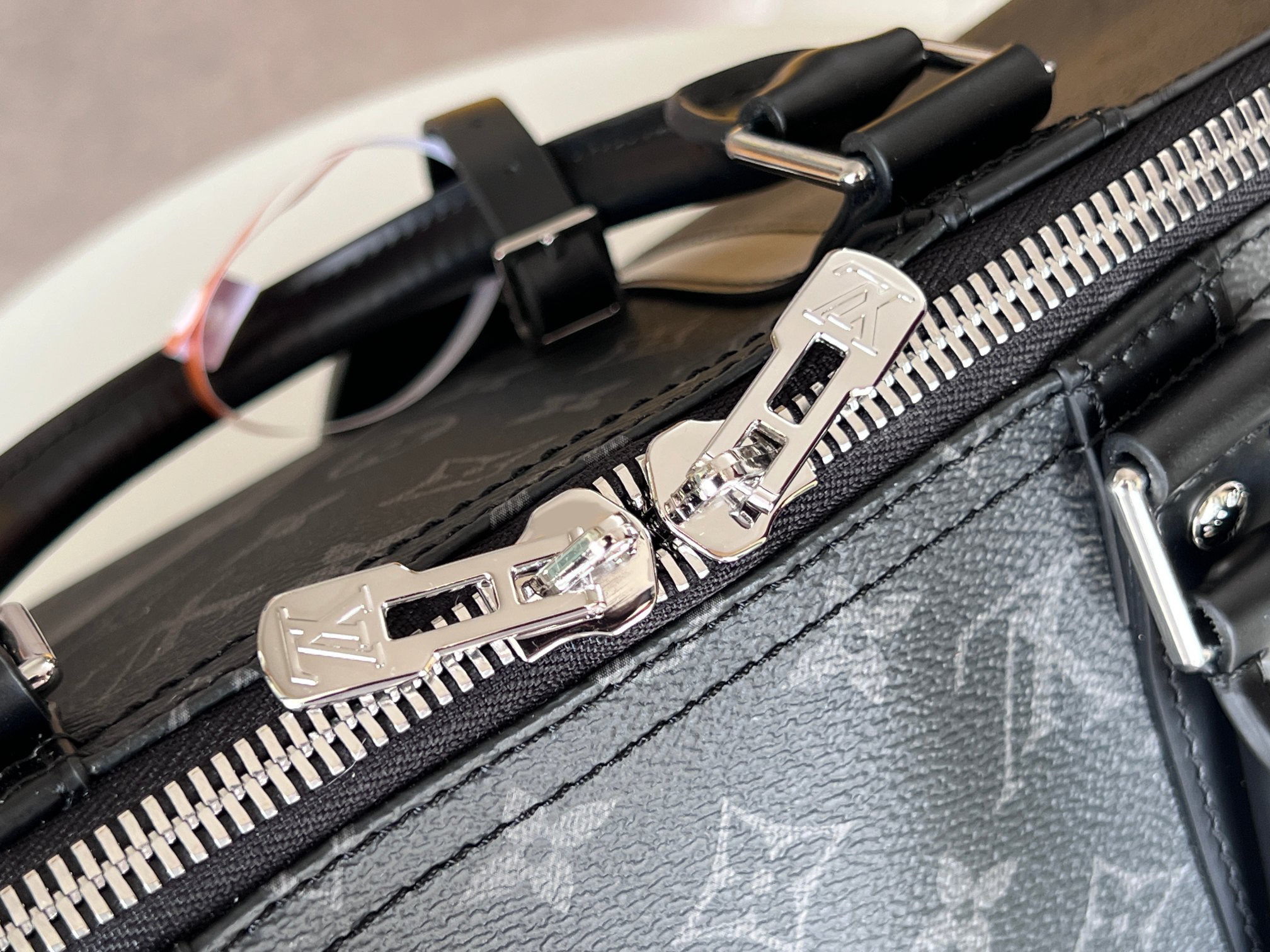Louis Vuitton Keepall Bandoulière 50 Travel Bag - Image 8