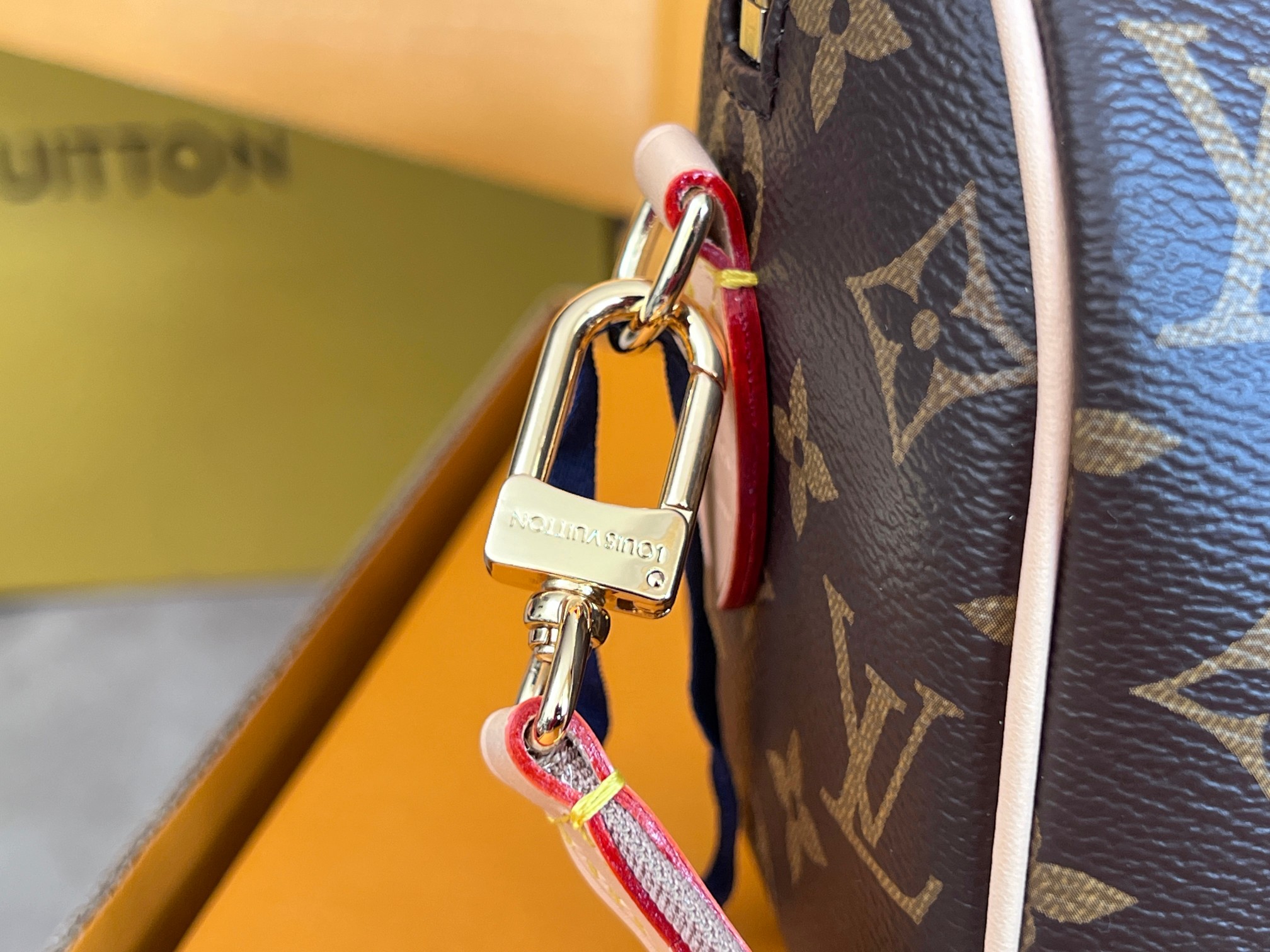 Louis Vuitton Speedy Bandoulière 20 Monogram Crossbody Bag M46222 - Image 8
