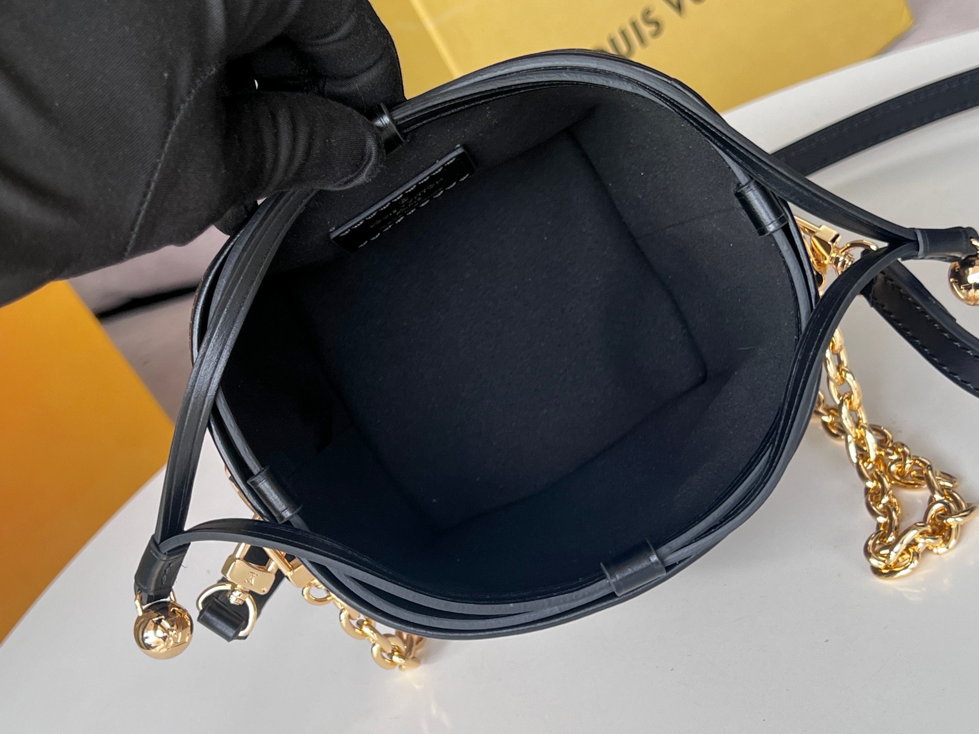 Louis Vuitton Noé Mini Bucket Bag M82885 - Image 8