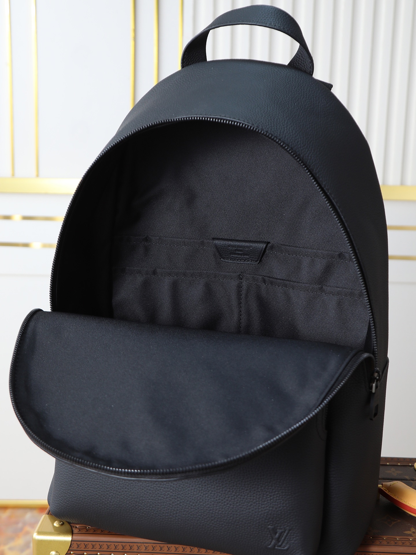 Louis Vuitton Discovery Work Laptop Briefcase - Image 8