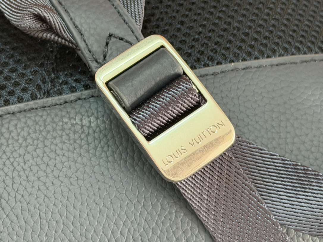 Louis Vuitton Discovery Work Briefcase M26022 - Image 8
