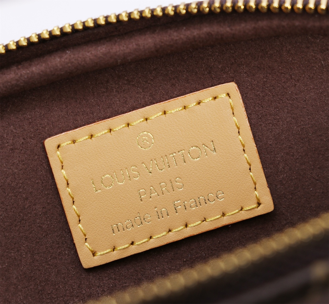 Louis Vuitton Mini Bumbag M82335 - Image 8
