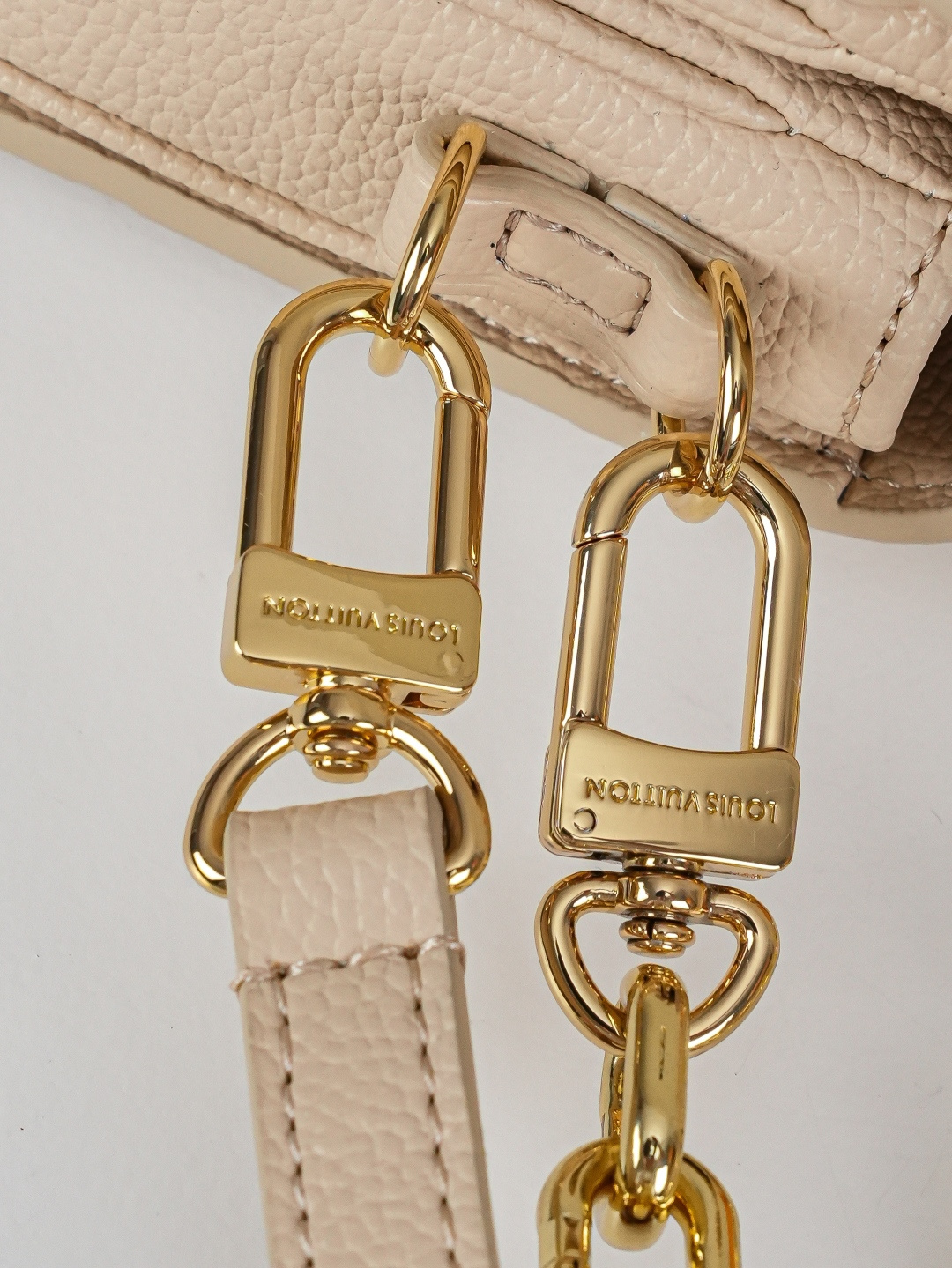 Louis Vuitton Pochette Métis East West Shoulder Bag in Sand - Image 8