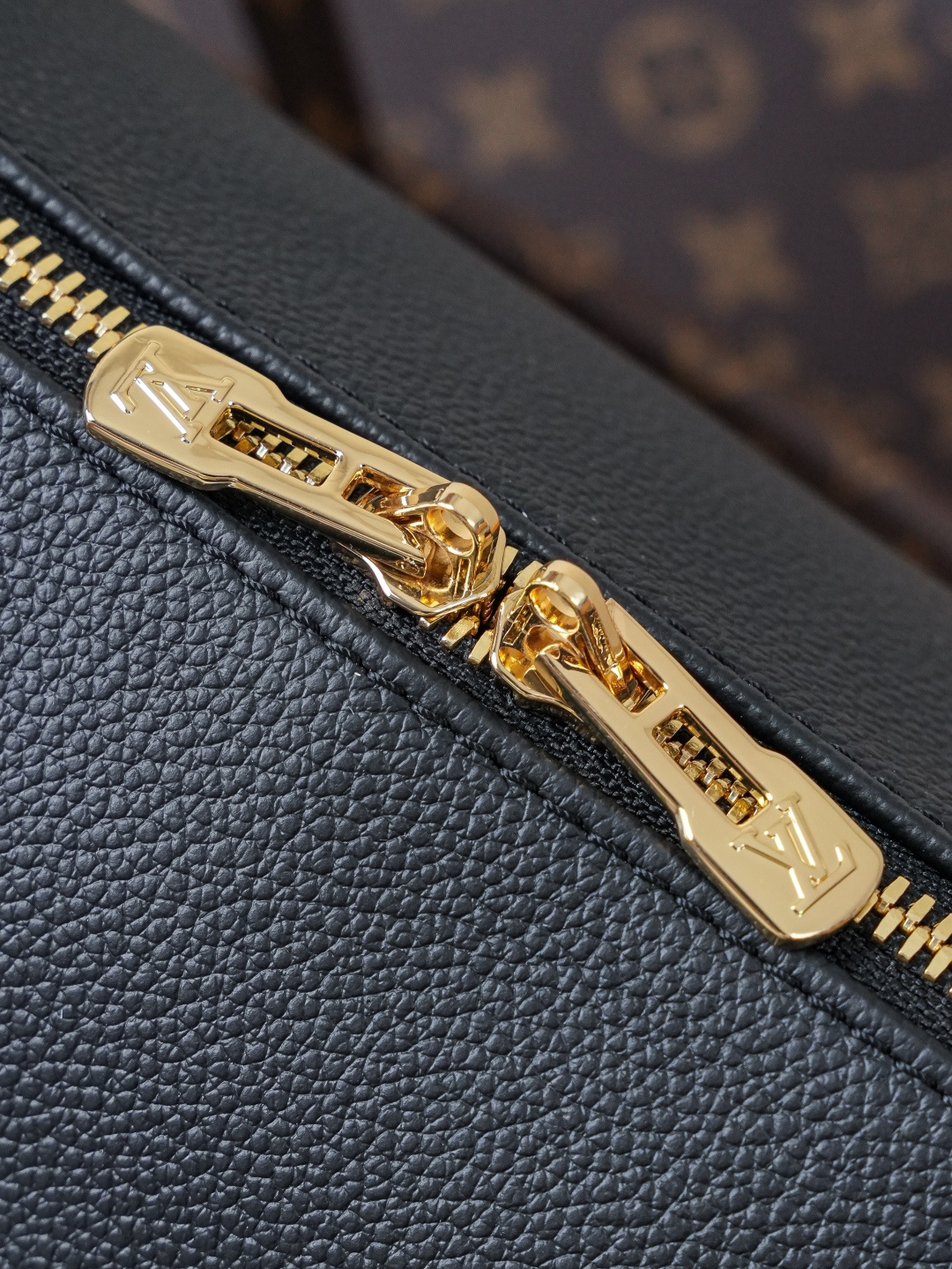 Louis Vuitton Express Small Handbag in Monogram Canvas - Image 8