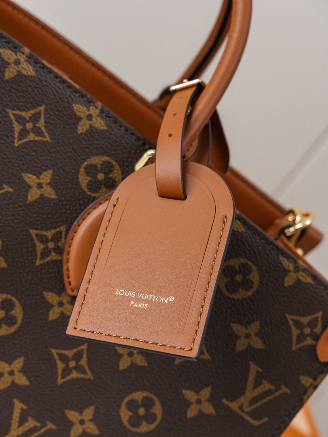 Louis Vuitton OnTheGo Monogram Organizer Tote Bag - Image 8