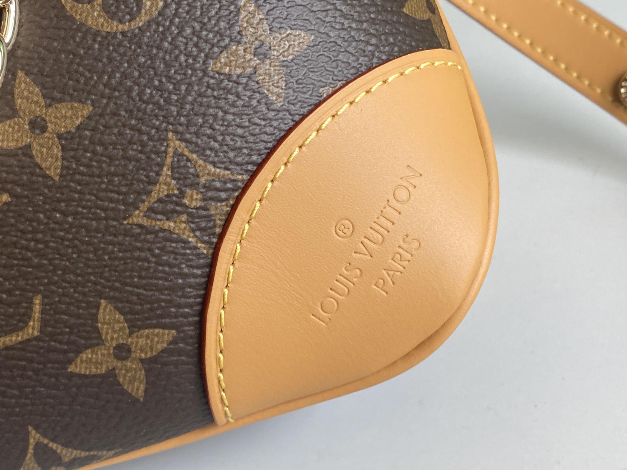 Louis Vuitton Boulogne Shoulder Bag - Image 8