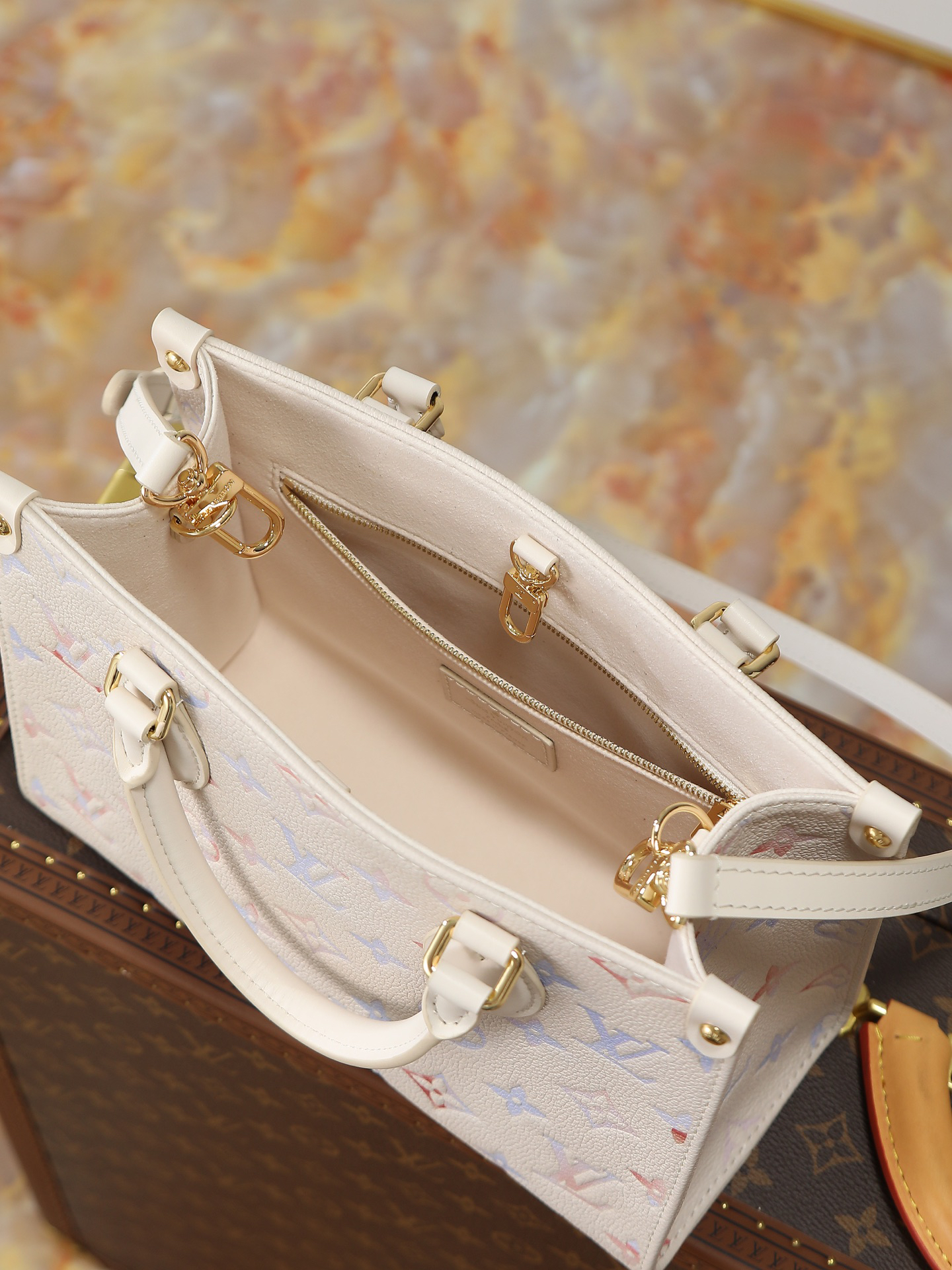 Louis Vuitton OnTheGo Small Handbag in Cream Gradient Monogram Empreinte Leather - Image 8