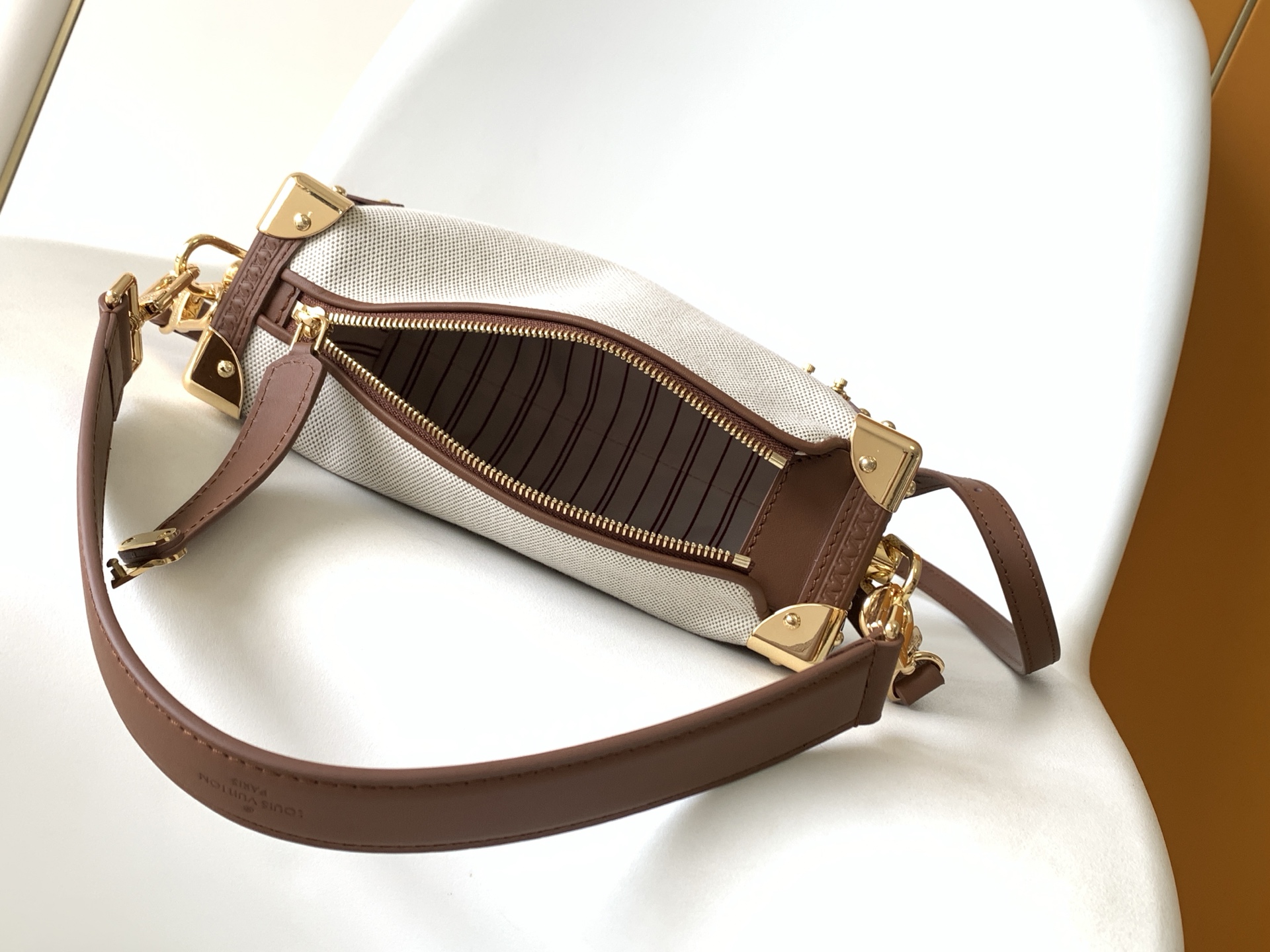 Louis Vuitton Side Trunk Medium Shoulder Bag M14411 - Image 8