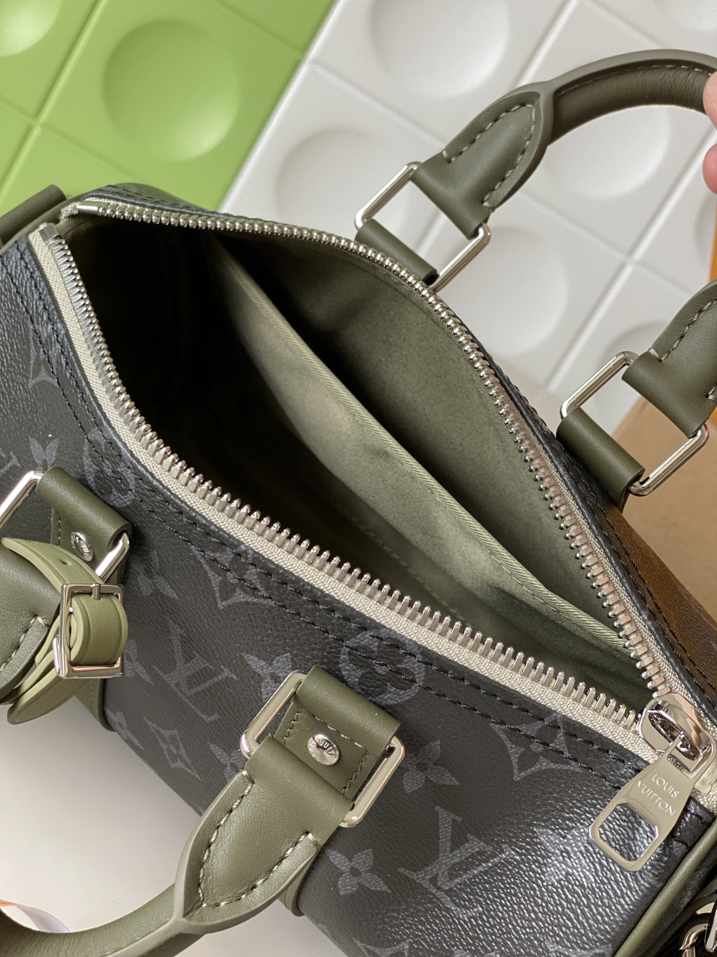 Louis Vuitton Keepall Bandouliere 25 Monogram Eclipse Handbag - Image 8