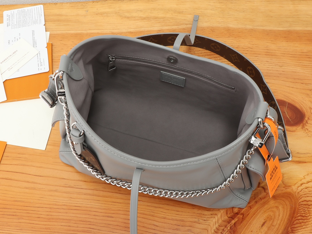 Louis Vuitton CarryAll Cargo Small Handbag - Image 8