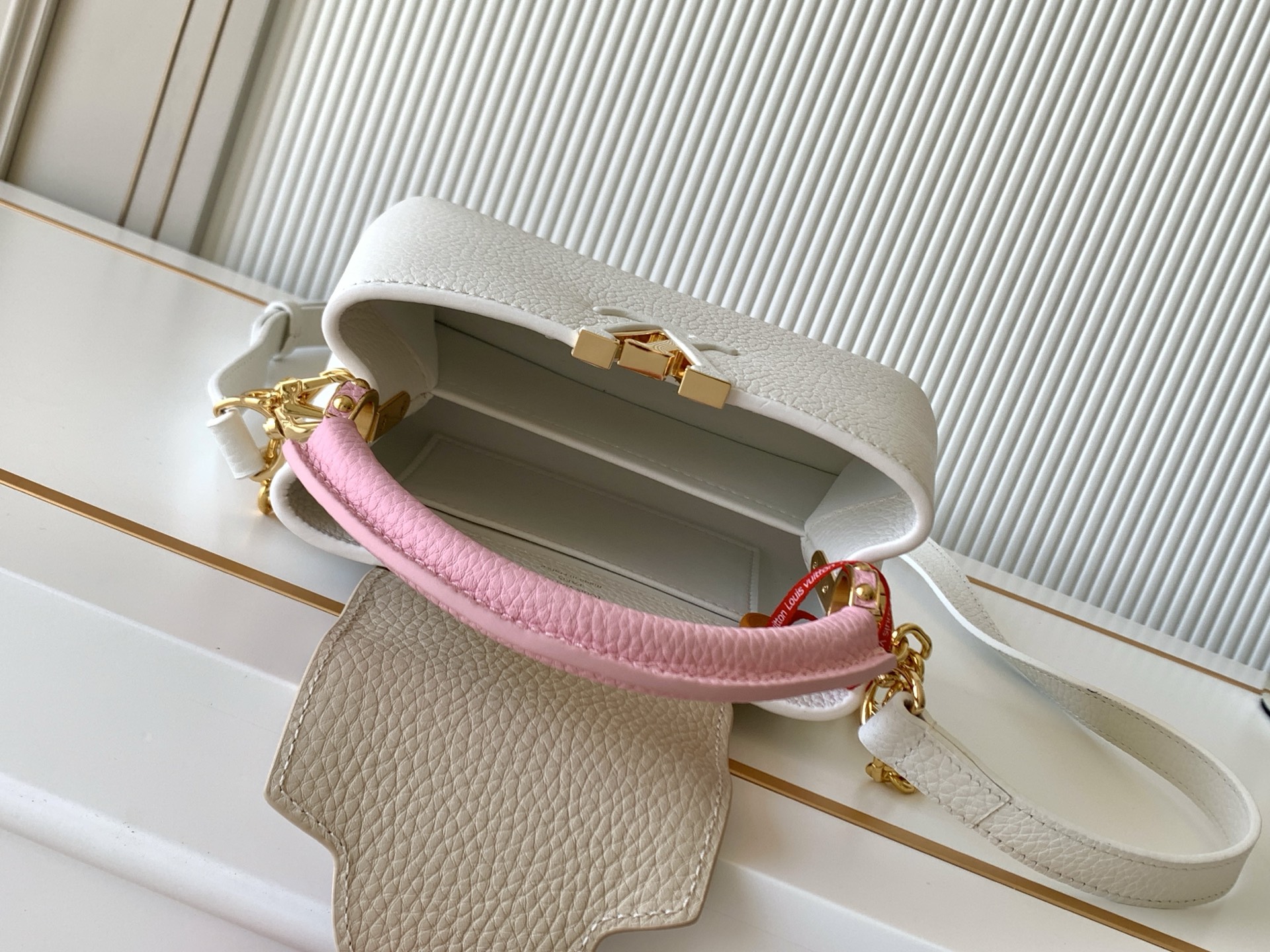 Louis Vuitton Capucines BB Handbag - Image 8