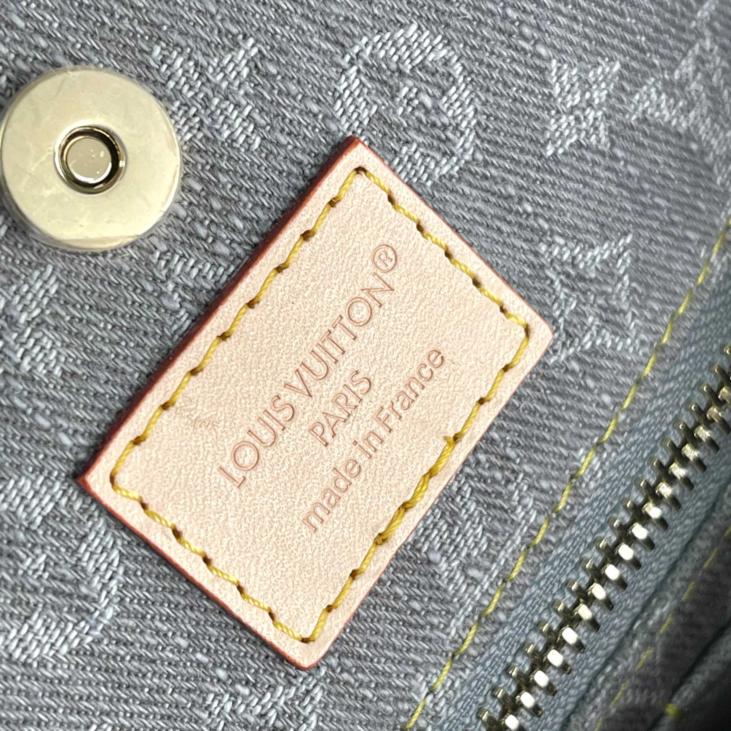 Louis Vuitton CarryAll Medium Bag in Monogram Denim - Image 8