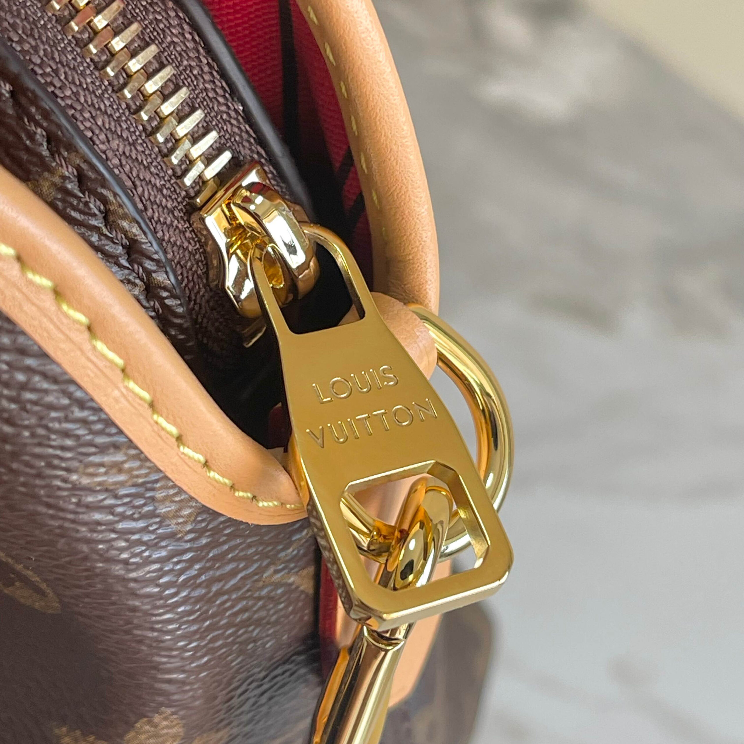 Louis Vuitton Ever More PM Monogram Canvas Handbag - Image 8