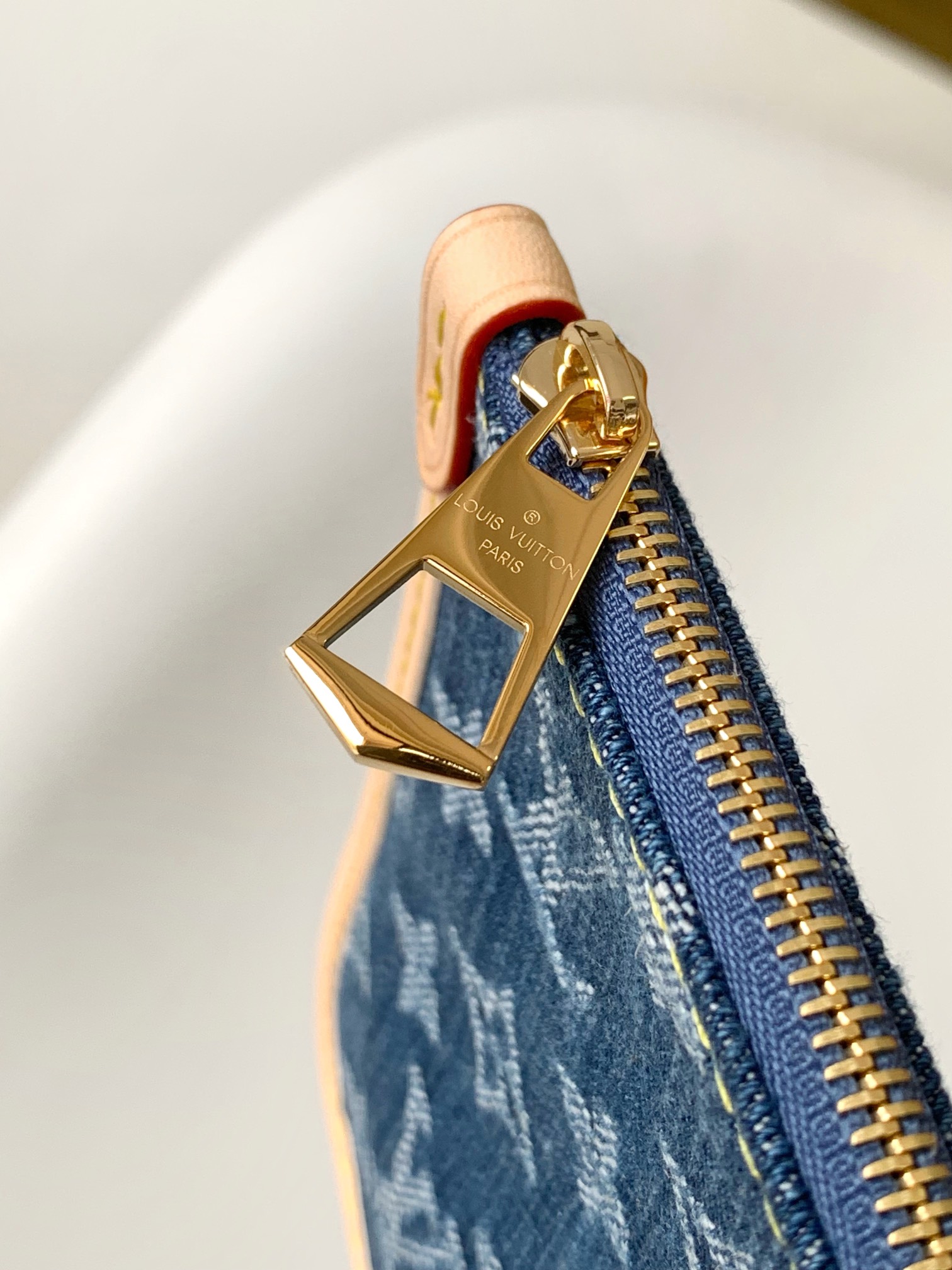 Louis Vuitton CarryAll Medium Handbag in Blue Denim - Image 8