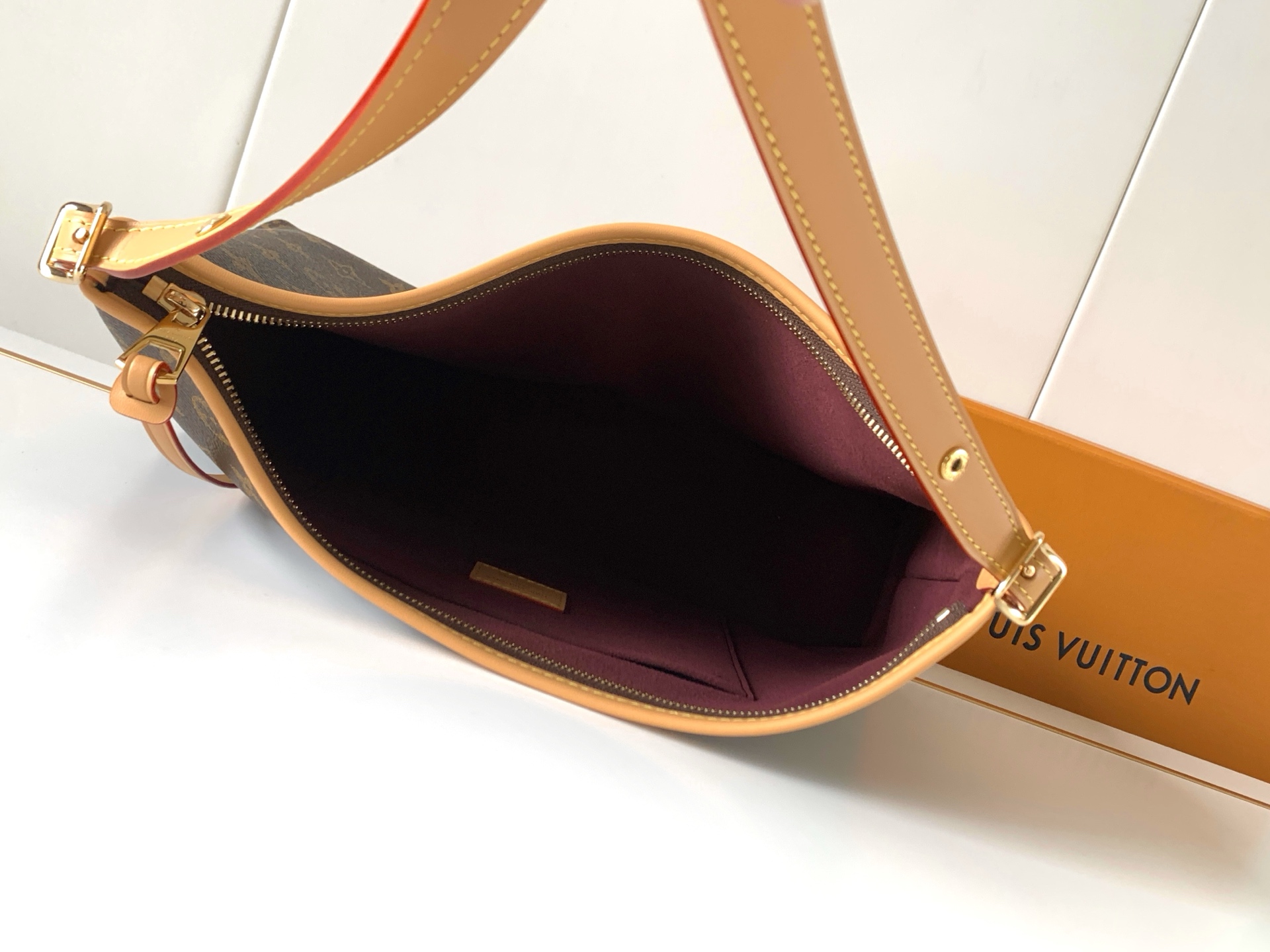 Carryall East West Monogram Handbag - Image 8