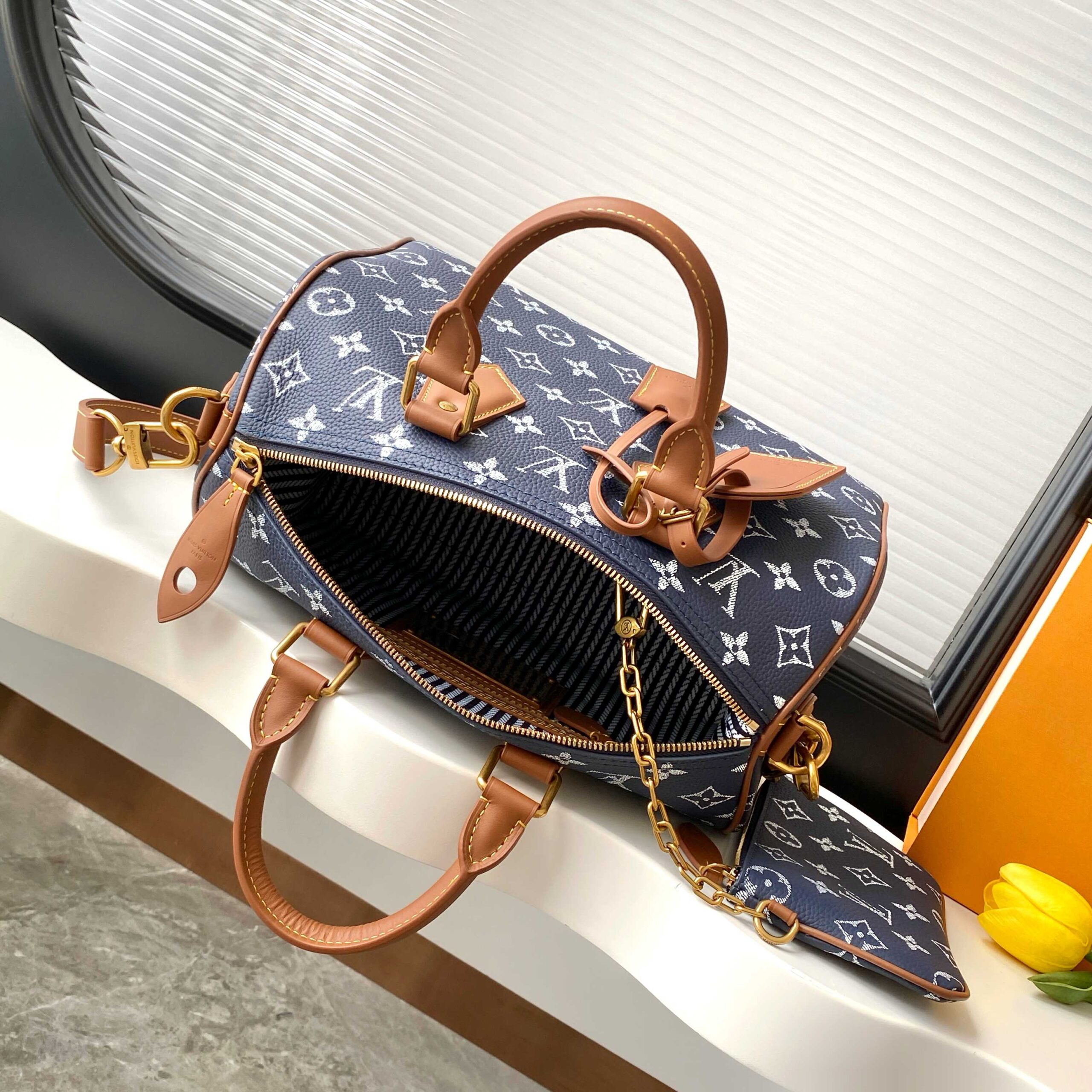 Louis Vuitton Speedy P9 Bandoulière 30 Handbag in Monogram Leather - Image 8