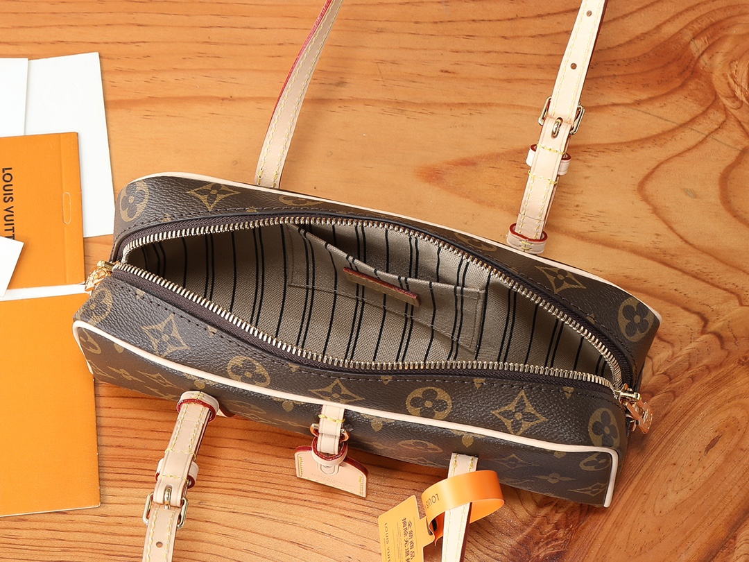 Louis Vuitton Hang On Shoulder Bag M47031 - Image 8