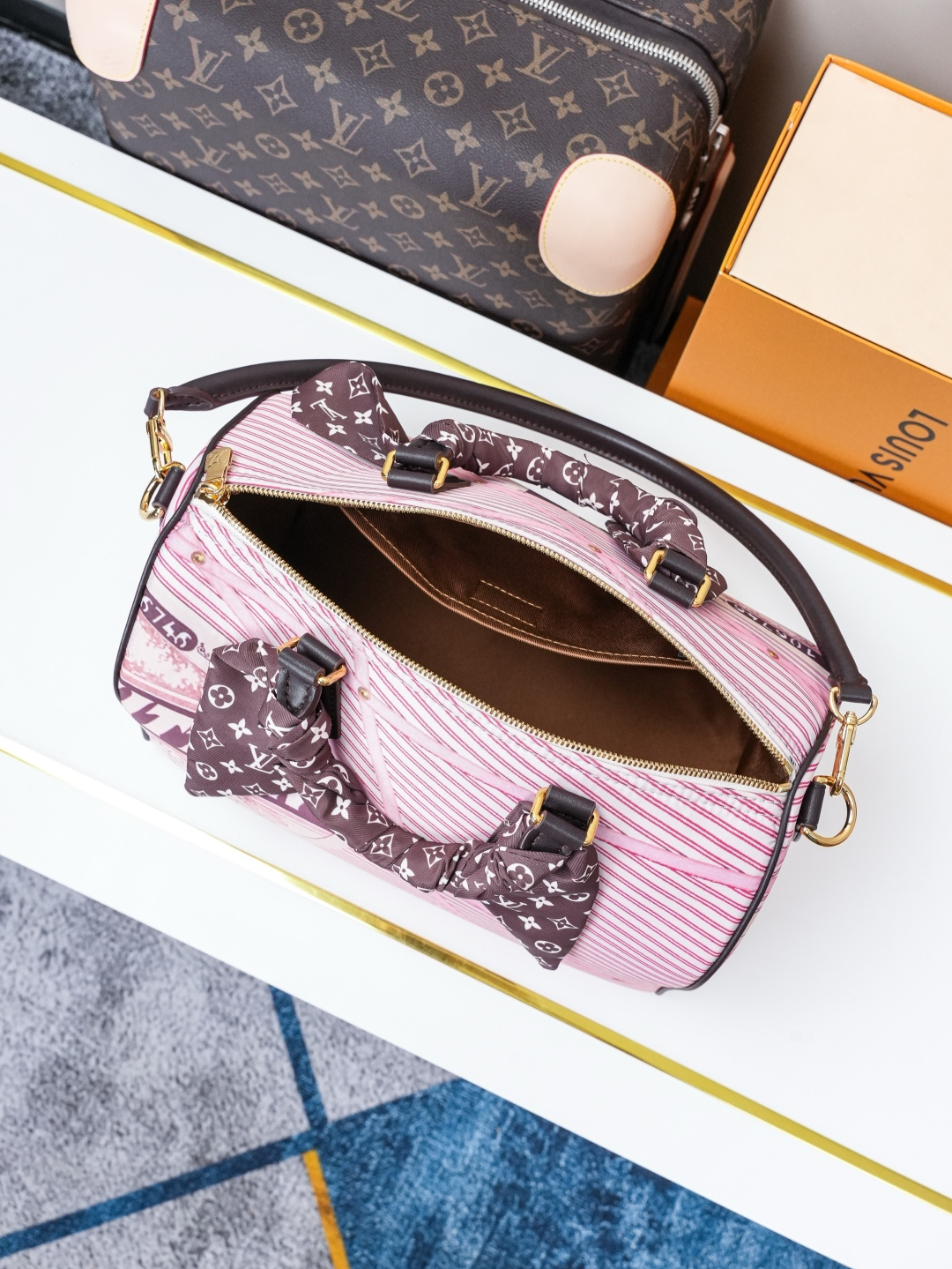Louis Vuitton Speedy Soft 30 Monogram Textile Handbag - Image 8