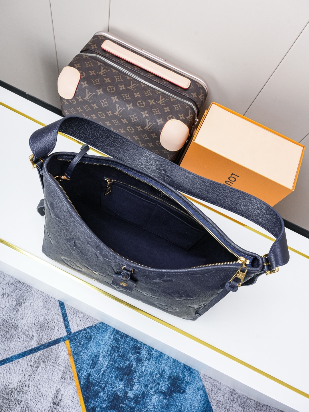 Louis Vuitton CarryAll Medium Handbag in Navy Monogram Empreinte Leather - Image 8